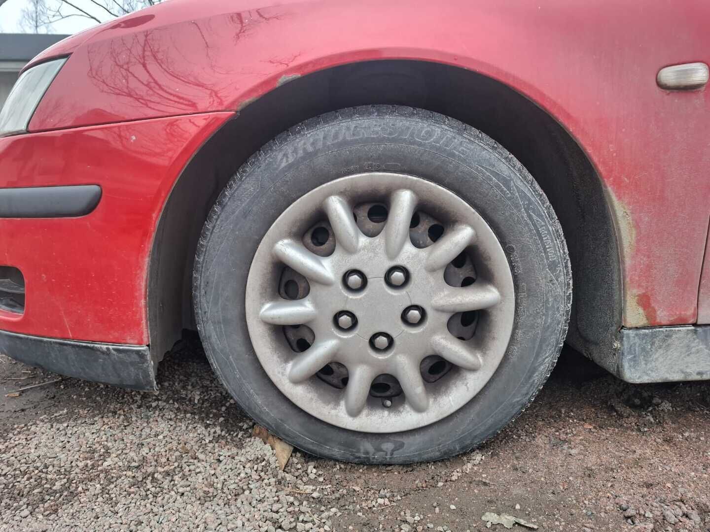 Saab 9-3 2003 * MYYDÄÄN HUUTOKAUPAT.COM *