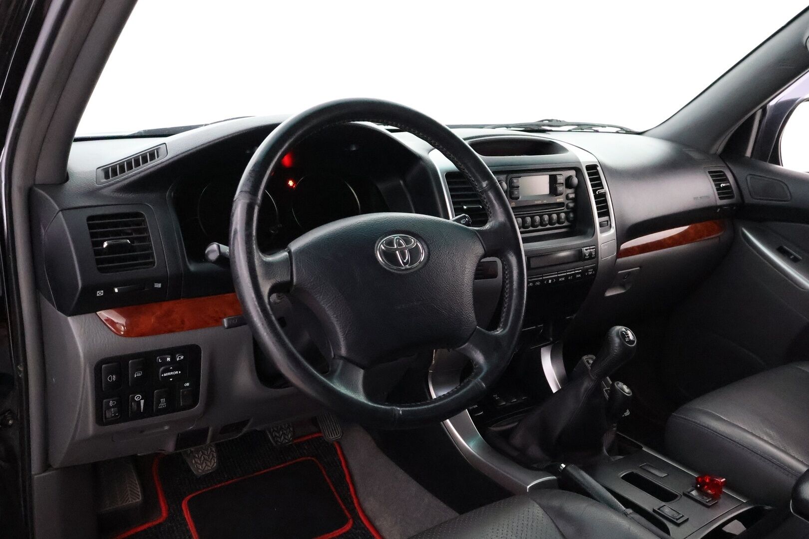 Toyota Land Cruiser 2004 3,0 D4D 2h pakettiauto man. - PowerHeat / Nahkasisusta / Karjarauta / Nappularenkaat / Vakkari / Koukku / Lohko & Sisäpistoke / Upea!