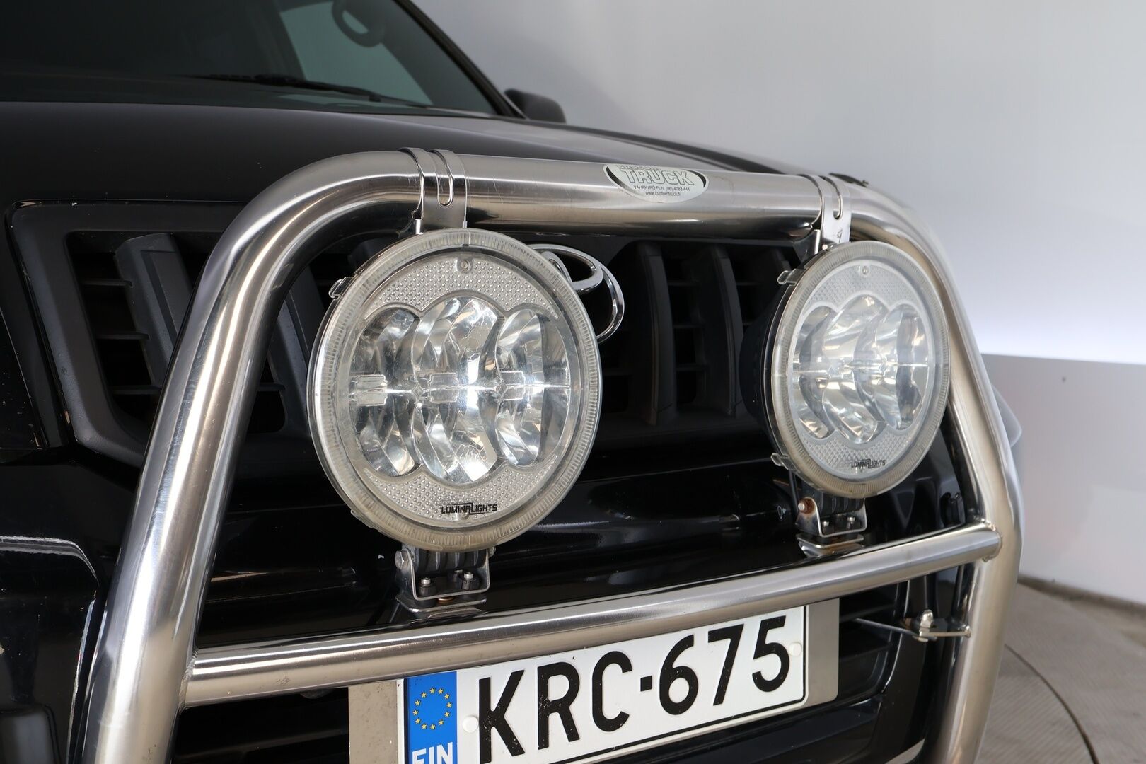 Toyota Land Cruiser 2004 3,0 D4D 2h pakettiauto man. - PowerHeat / Nahkasisusta / Karjarauta / Nappularenkaat / Vakkari / Koukku / Lohko & Sisäpistoke / Upea!