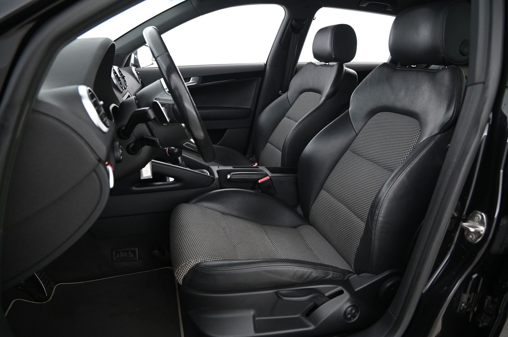 Audi S3 2012 Sportback 2,0 TFSI 195 kW quattro S tronic *Webasto kellolla / Suomi-auto / Jakopää juuri tehty*