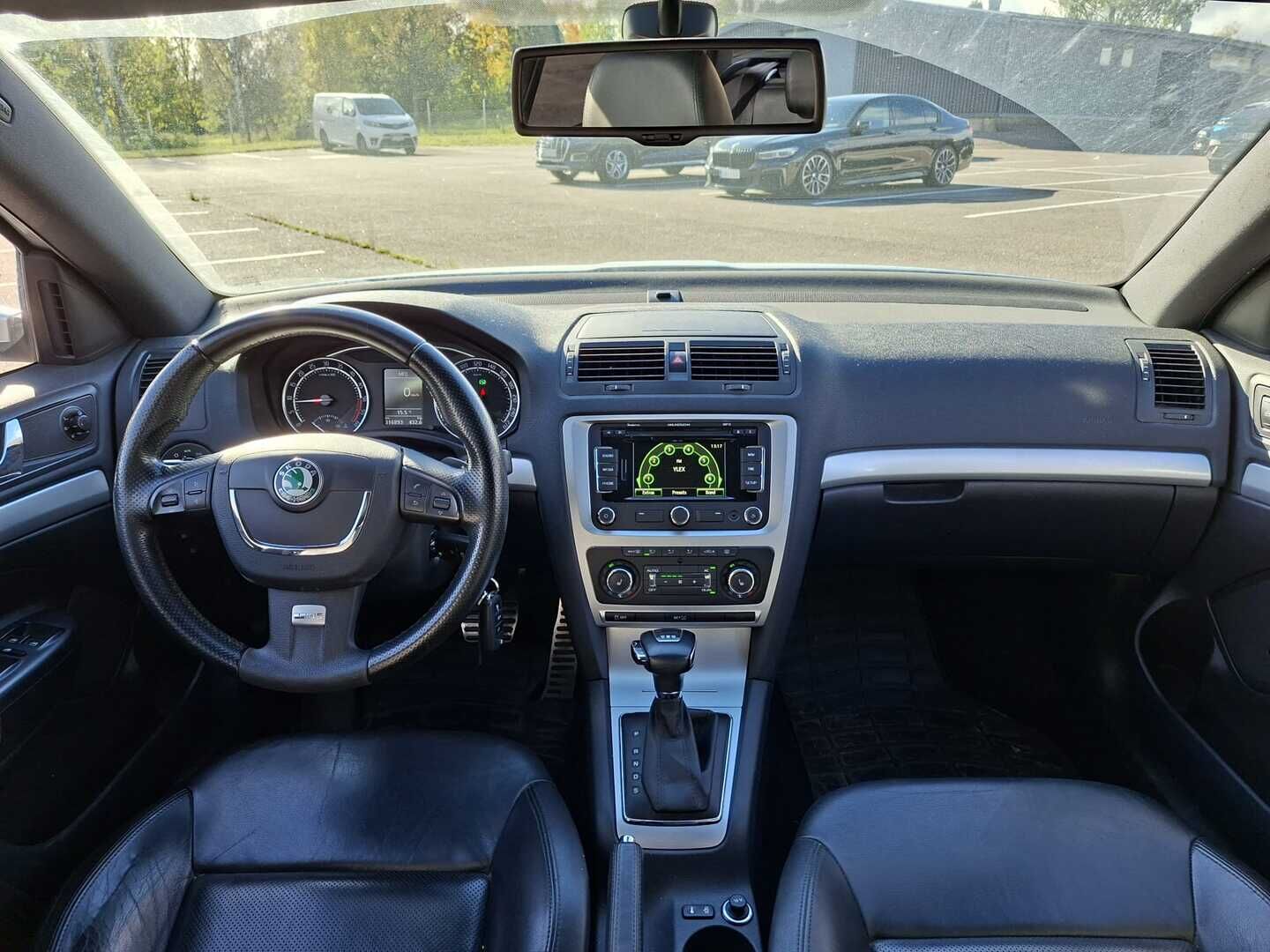 Skoda Octavia 2012 Combi 2,0 TDI 170 RS DSG Autom. - Myydään  Huutokaupat.com - Navi | Bluetooth | Nahkaverhoilu | Vakkari | 2x Aluvanteet hyvillä renkailla