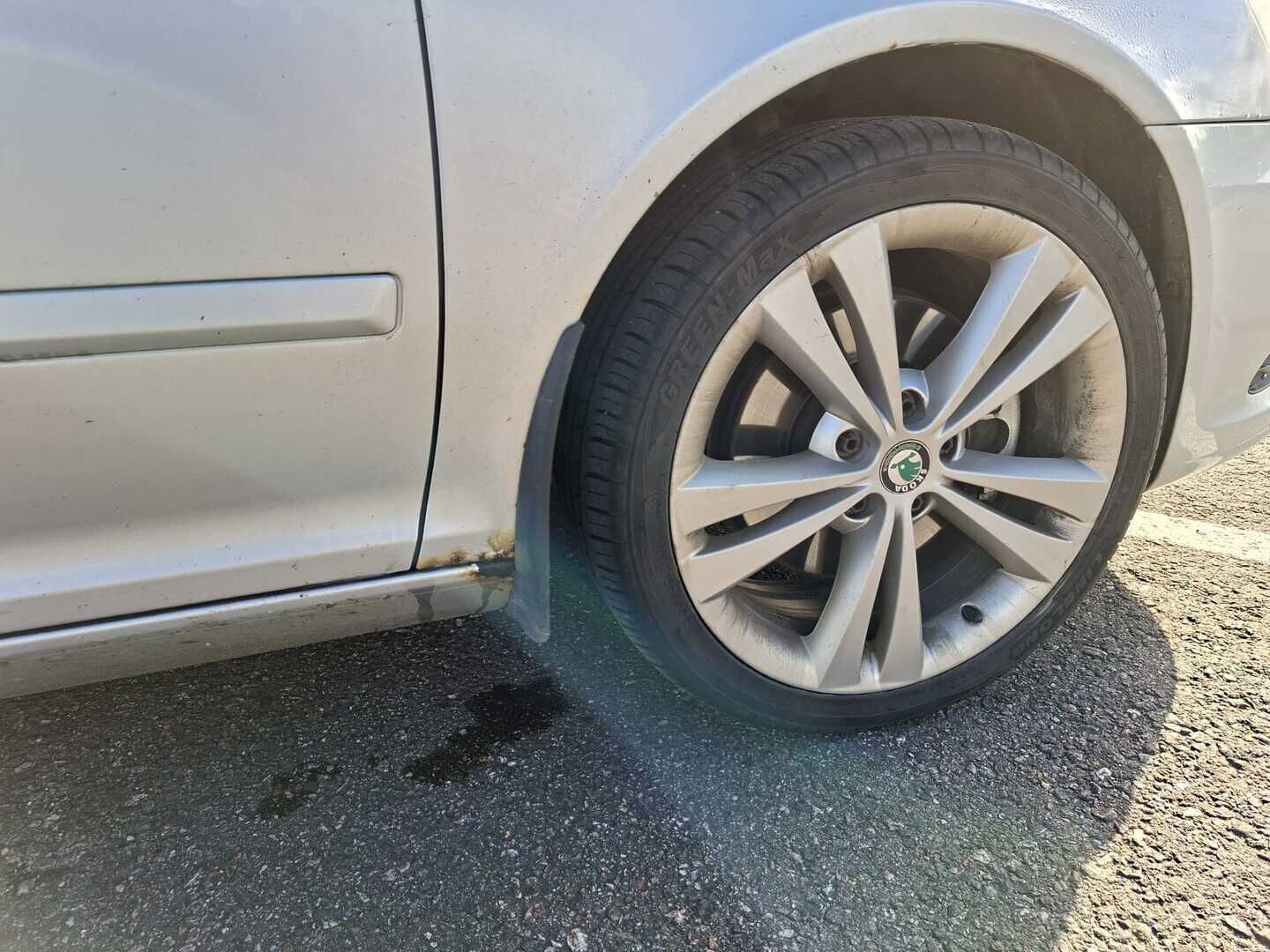 Skoda Octavia 2012 Combi 2,0 TDI 170 RS DSG Autom. - Myydään  Huutokaupat.com - Navi | Bluetooth | Nahkaverhoilu | Vakkari | 2x Aluvanteet hyvillä renkailla