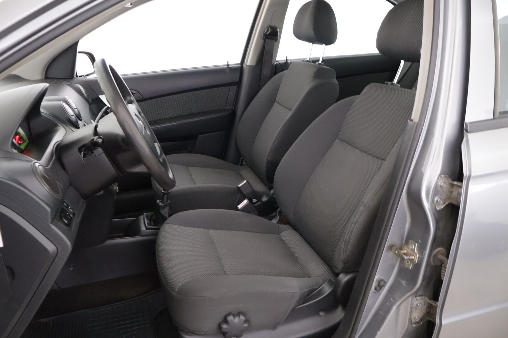 Chevrolet Aveo 2009 4-ov LS 1,4 M/T AC Star * YritysOutlet - Myydään vain yrityksille * - ** Suomi-auto / Lohko / Kahdet renkaat **