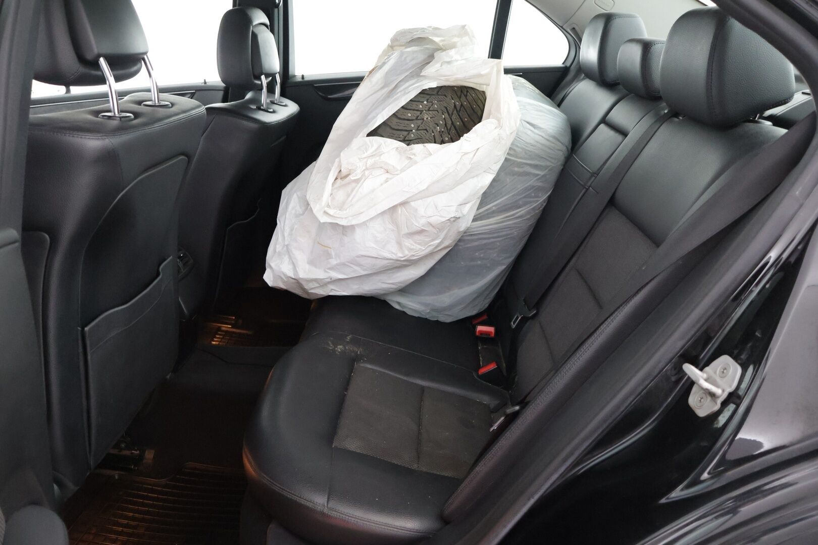 Mercedes-Benz E 2011 200 CDI BE A Premium Business** YritysOutlet - Myydään vain yrityksille - Jälkiasennettu P.Kamera ja keskinäyttö / 2x Renkaat vanteineen