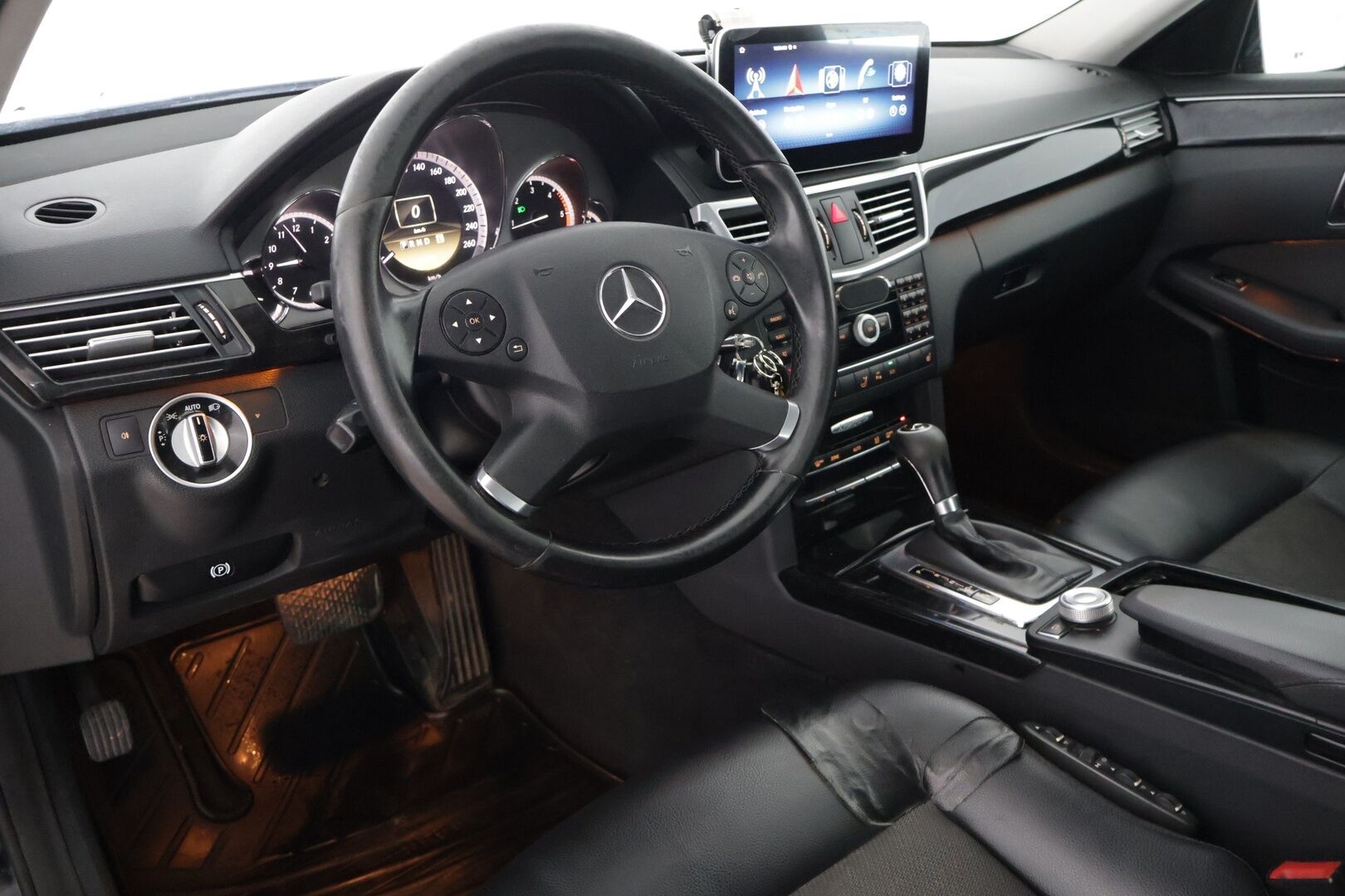 Mercedes-Benz E 2011 200 CDI BE A Premium Business** YritysOutlet - Myydään vain yrityksille - Jälkiasennettu P.Kamera ja keskinäyttö / 2x Renkaat vanteineen