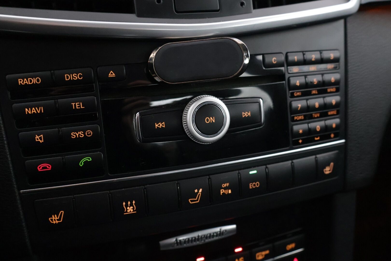 Mercedes-Benz E 2011 200 CDI BE A Premium Business** YritysOutlet - Myydään vain yrityksille - Jälkiasennettu P.Kamera ja keskinäyttö / 2x Renkaat vanteineen