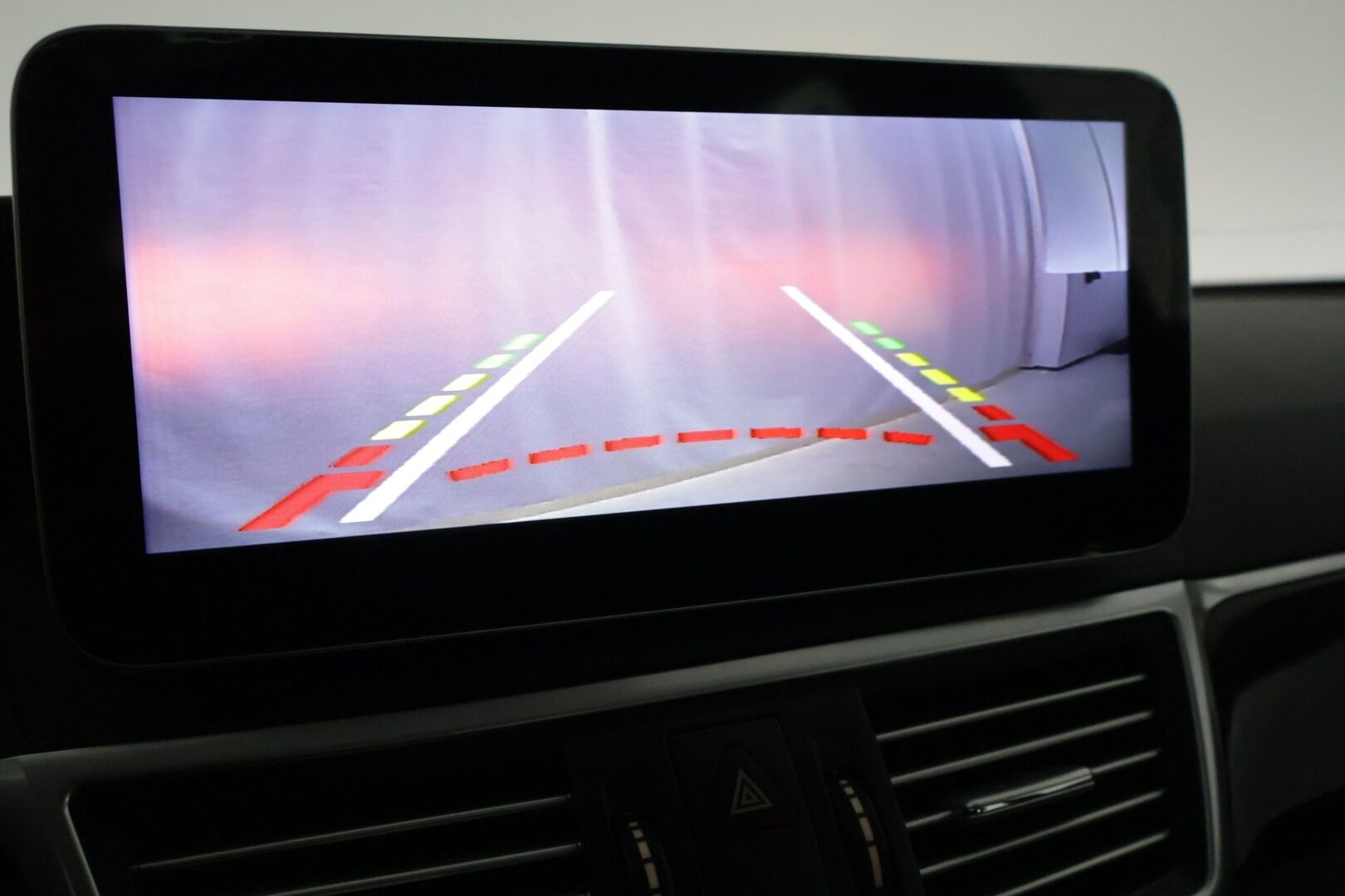 Mercedes-Benz E 2011 200 CDI BE A Premium Business** YritysOutlet - Myydään vain yrityksille - Jälkiasennettu P.Kamera ja keskinäyttö / 2x Renkaat vanteineen