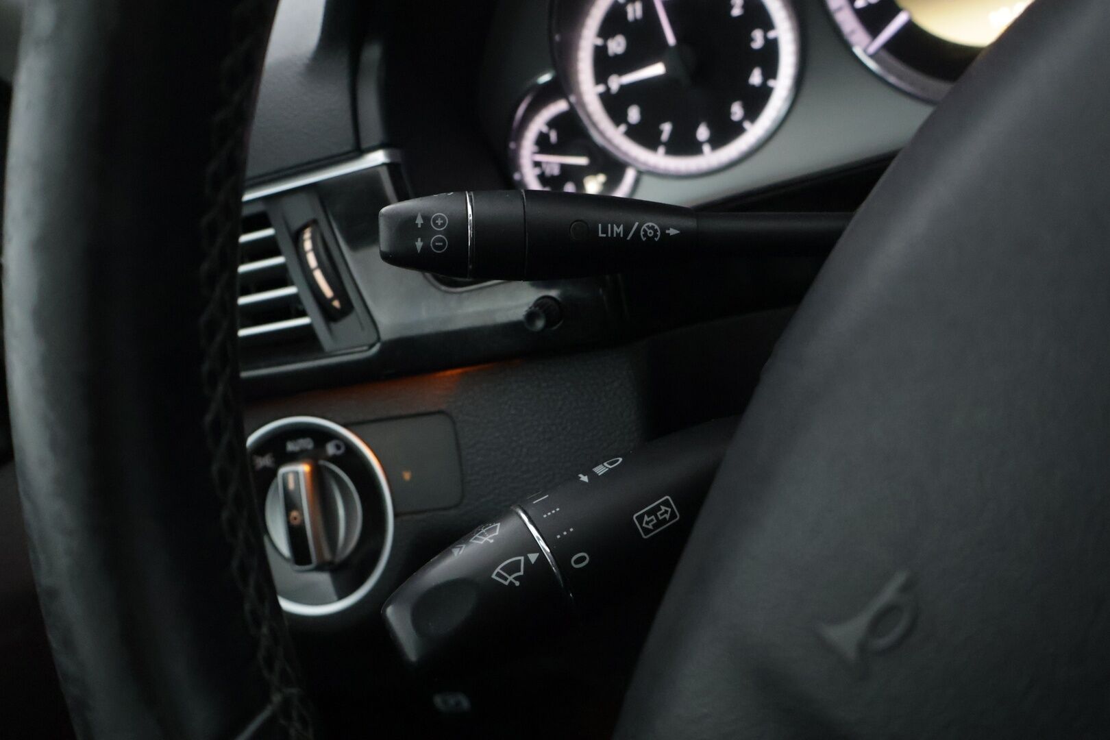 Mercedes-Benz E 2011 200 CDI BE A Premium Business** YritysOutlet - Myydään vain yrityksille - Jälkiasennettu P.Kamera ja keskinäyttö / 2x Renkaat vanteineen