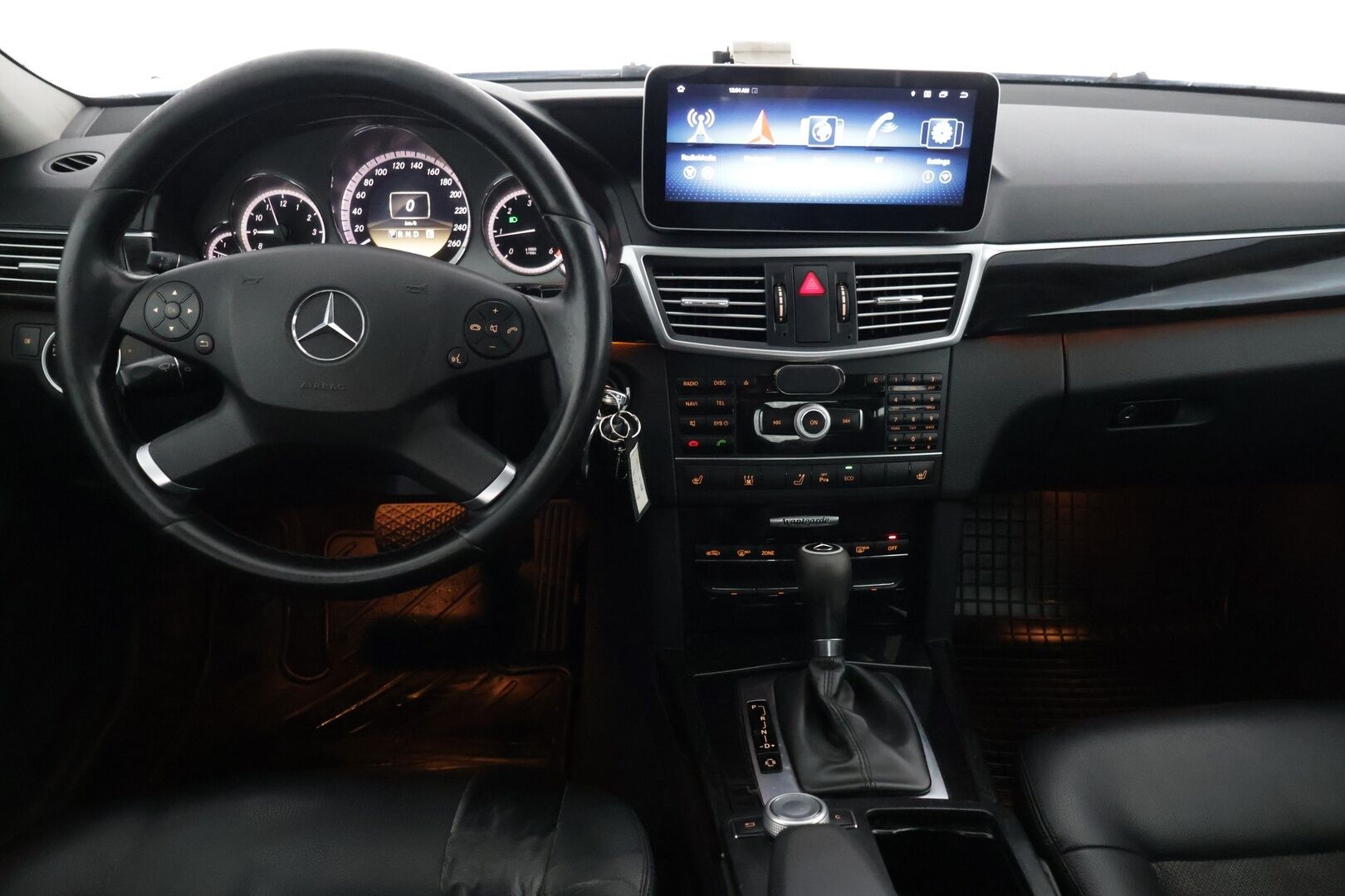 Mercedes-Benz E 2011 200 CDI BE A Premium Business** YritysOutlet - Myydään vain yrityksille - Jälkiasennettu P.Kamera ja keskinäyttö / 2x Renkaat vanteineen