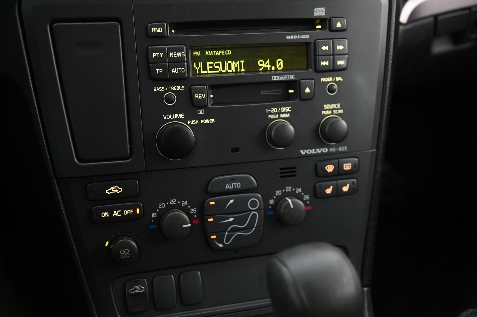 Volvo V70 2001 2,4T *Myydään Huutokaupat.com* - Myydään Huutokaupat.com