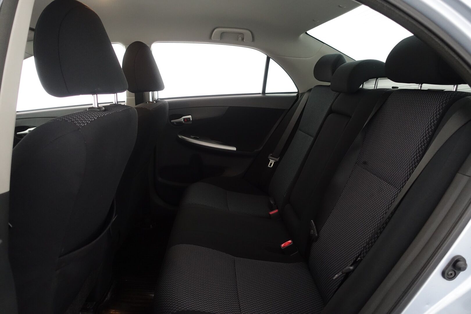 Toyota Corolla 2012 1,6 Valvematic Linea Sol 4ov - Suomi-auto | Lohko+sisäpistoke | vakkari | 2x renkaat | Huoltokirja | Radio + CD soitin | 