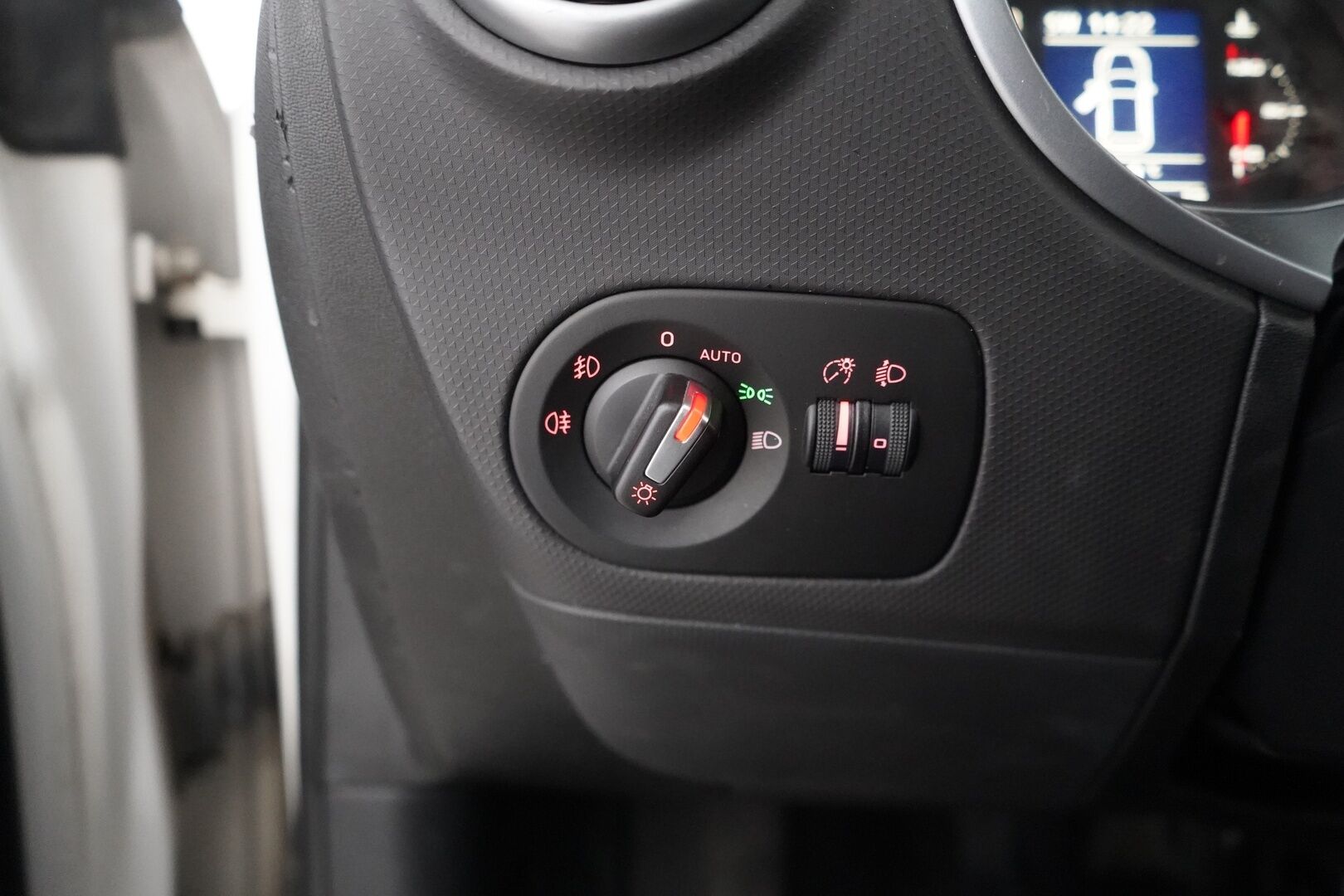 Seat Leon 2012 1,6 TDI Copa Plus - YritysOutlet - Myydään vain yrityksille - Suomi- auto | Lohkolämmitin | Vakkari | Navi | Koukku | Kahdet renkaat vanteineen | Huoltokirja
