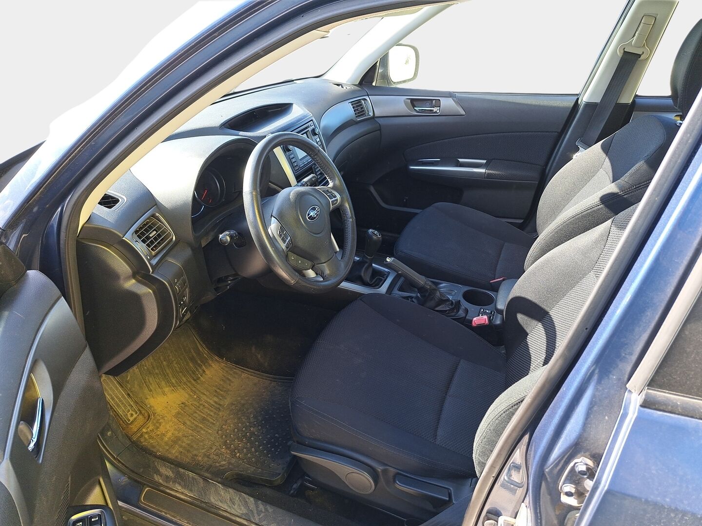 Subaru Forester 2012 2,0 XS WV * Suomiauto / Vetokoukku / Peruutuskamera / Lohko&Sisäpistoke / Xenon / Harvoin tarjolla! - 2x renkaat alkuperäisvantein / Juuri Huollettu! - HULLUT AVAJAISHULINAT KORKOTARJOUS 3,29 %