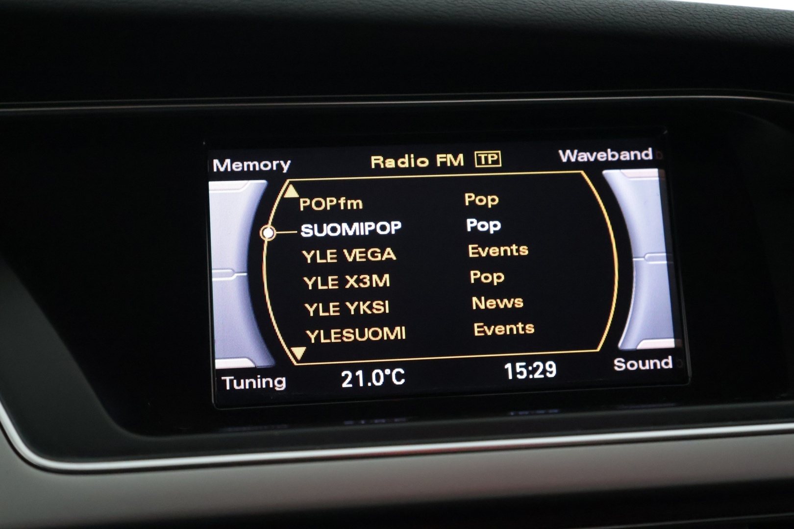 Audi A4 2012 Avant Business 1,8 TFSI 125 kW * / Yritys-outlet - myydään vain yrityksille! / Suomi-auto / Vakkari / P-tutkat / Lohkolämmitin / Xenon / * - Yritys outlet - Myydään vain yrityksille! Suomi-auto - HULLUT AVAJAISHULINAT KORKOTARJOUS 3,29 %