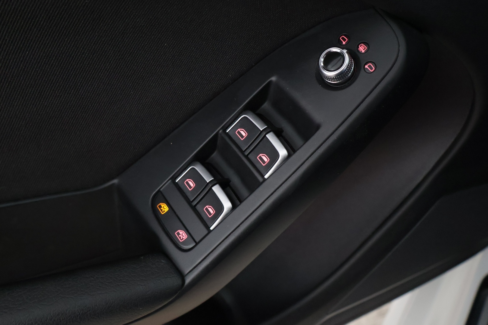 Audi A4 2012 Avant Business 1,8 TFSI 125 kW * / Yritys-outlet - myydään vain yrityksille! / Suomi-auto / Vakkari / P-tutkat / Lohkolämmitin / Xenon / * - Yritys outlet - Myydään vain yrityksille! Suomi-auto - HULLUT AVAJAISHULINAT KORKOTARJOUS 3,29 %