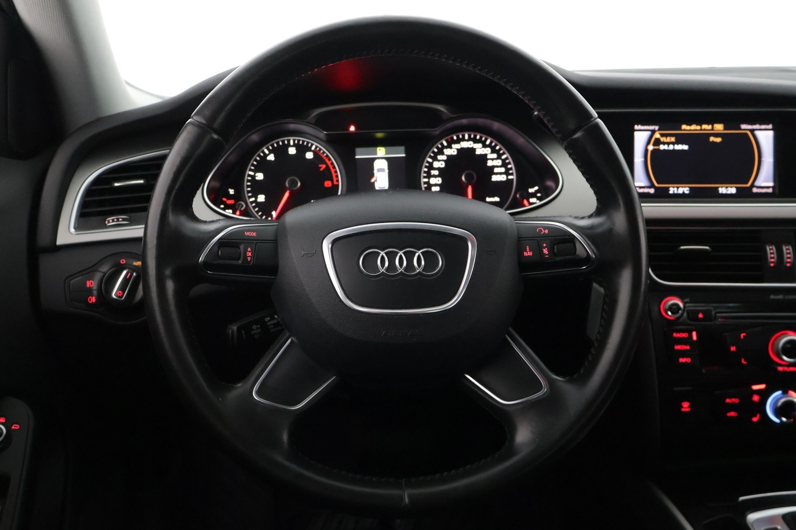 Audi A4 2012 Avant Business 1,8 TFSI 125 kW * / Yritys-outlet - myydään vain yrityksille! / Suomi-auto / Vakkari / P-tutkat / Lohkolämmitin / Xenon / * - Yritys outlet - Myydään vain yrityksille! Suomi-auto - HULLUT AVAJAISHULINAT KORKOTARJOUS 3,29 %