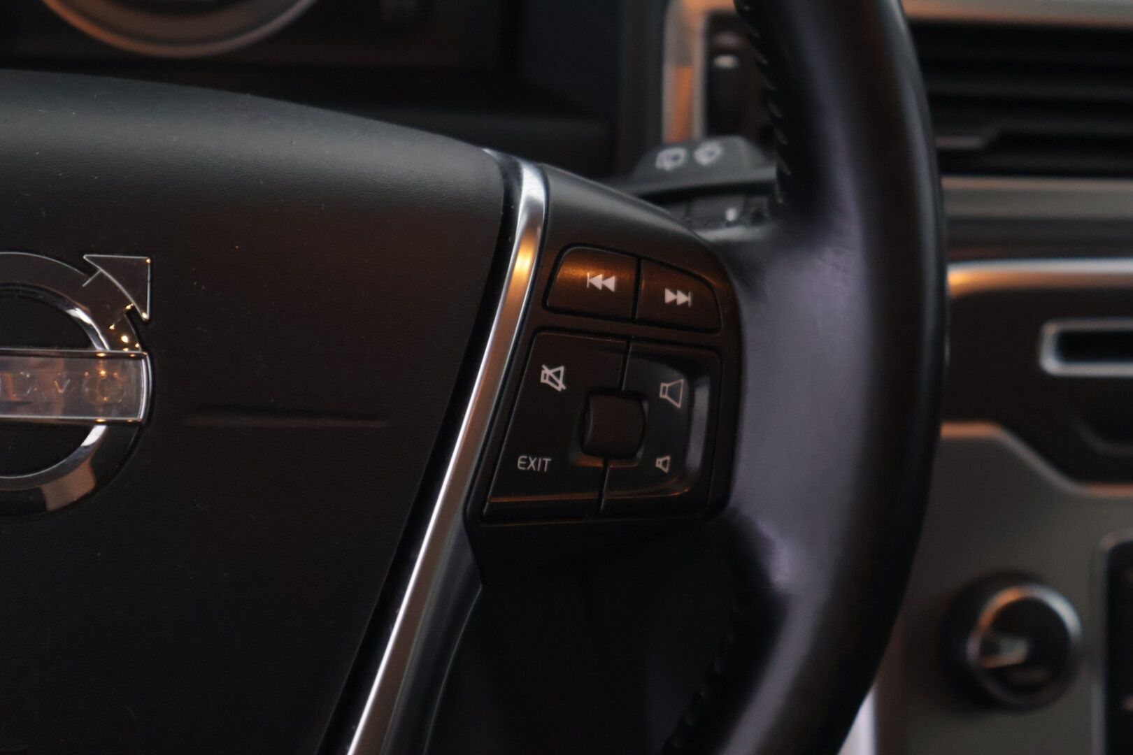 Volvo V70 2012 D5 AWD Summum Business aut - | Webasto | Kuljettajan istuin muistilla | Nahkaverhoilu |