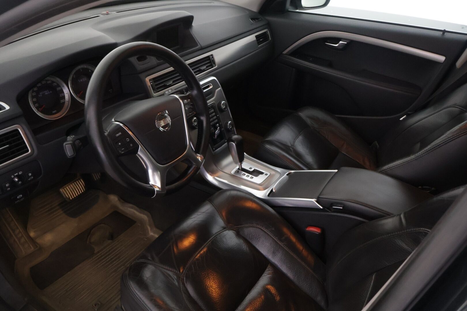 Volvo V70 2012 D5 AWD Summum Business aut - | Webasto | Kuljettajan istuin muistilla | Nahkaverhoilu |