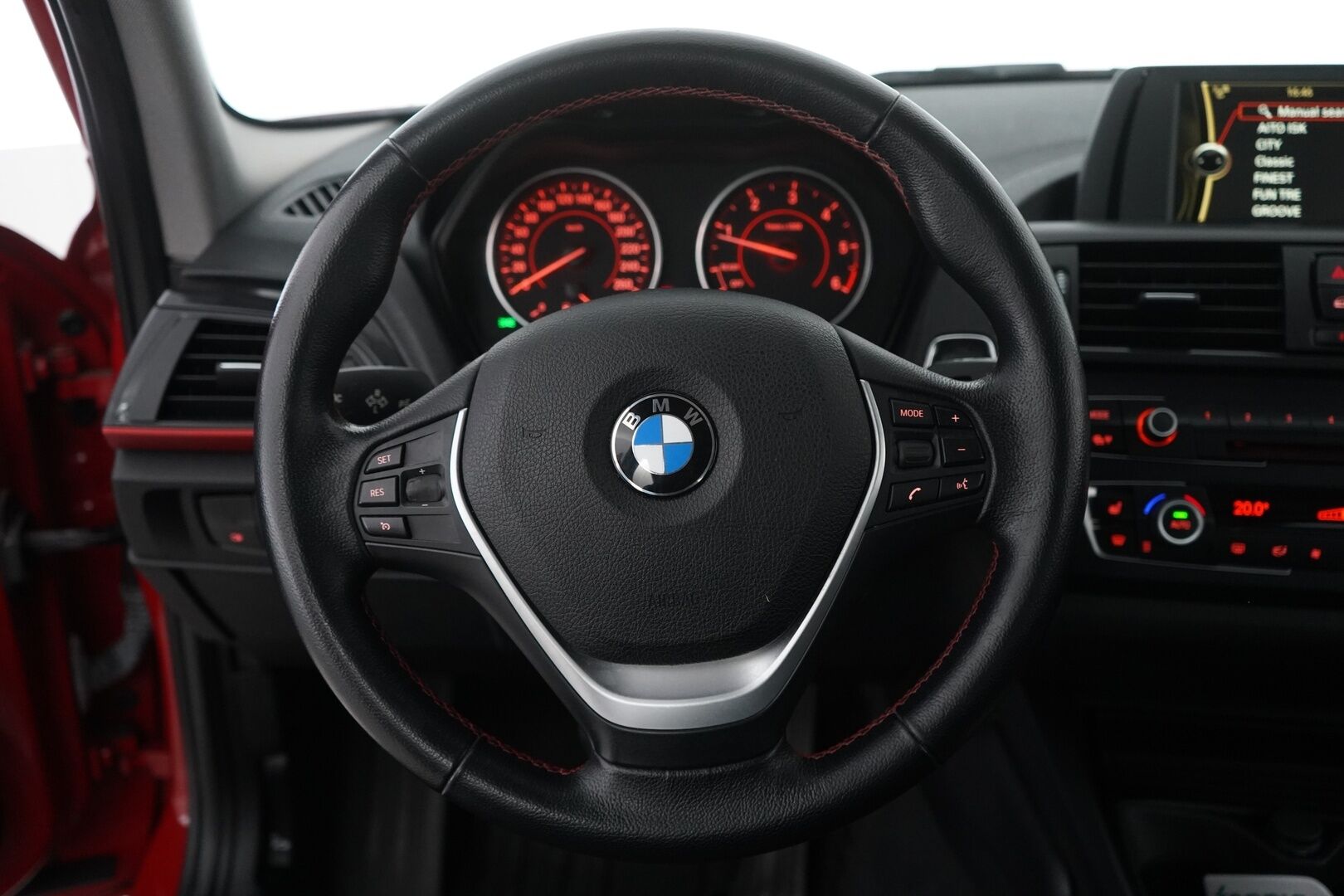 BMW 116 2012 F20 TwinPower Turbo A Business - Suomi-auto / Sporttipenkit / Koukku / Vakkari / P.Tutkat / Xenon 