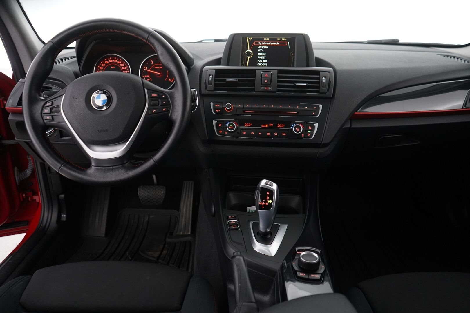 BMW 116 2012 F20 TwinPower Turbo A Business - Suomi-auto / Sporttipenkit / Koukku / Vakkari / P.Tutkat / Xenon 