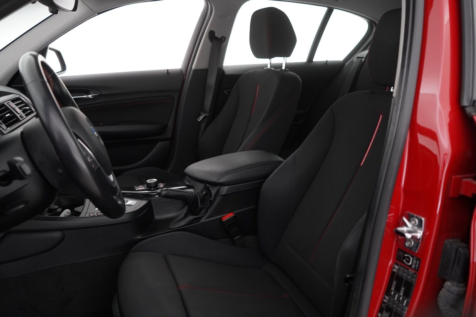 BMW 116 2012 F20 TwinPower Turbo A Business - Suomi-auto / Sporttipenkit / Koukku / Vakkari / P.Tutkat / Xenon 
