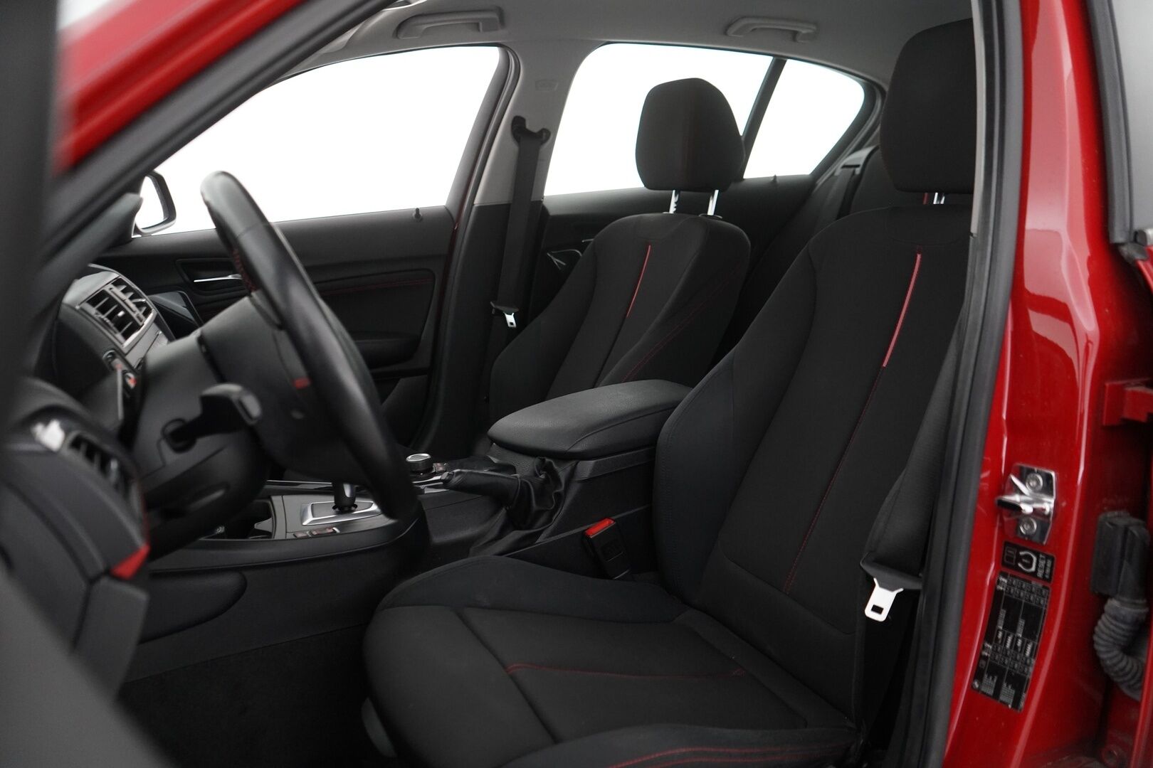 BMW 116 2012 F20 TwinPower Turbo Business A *Sporttipenkit / Vetokoukku / Vakkari / P.Tutkat / Xenon* - Suomi-auto / Kahdet renkaat alumiinivanteilla / Säännöllinen huoltohistoria / Lohkolämmitin talveksi
