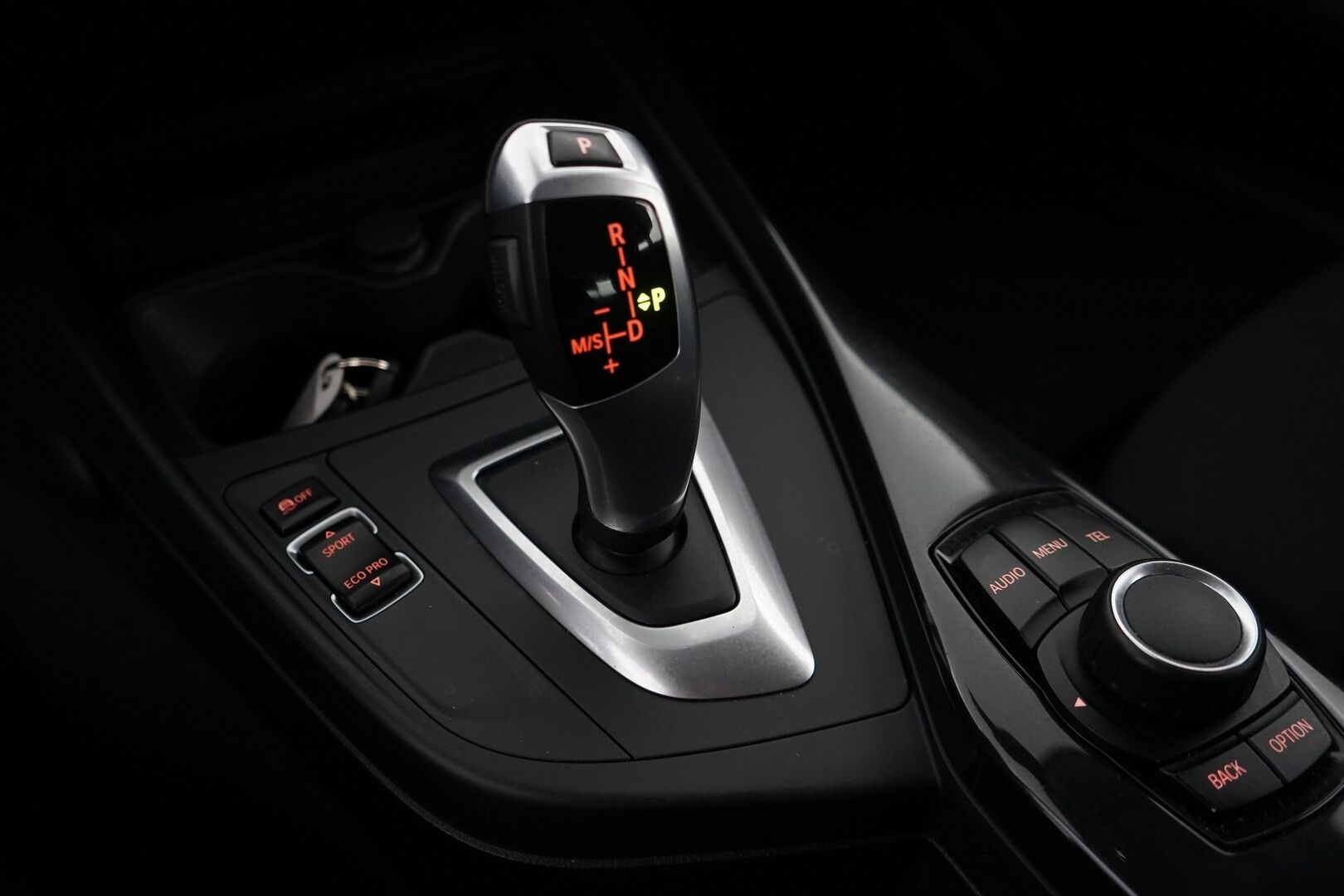 BMW 116 2012 F20 TwinPower Turbo A Business - Suomi-auto / Sporttipenkit / Koukku / Vakkari / P.Tutkat / Xenon 