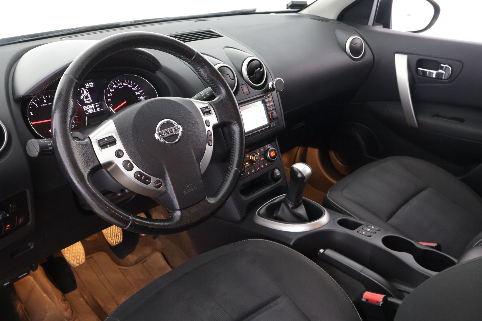 Nissan Qashqai 2012 1,6L Stop / Start System Acenta 2WD 5M/T Connect MY11