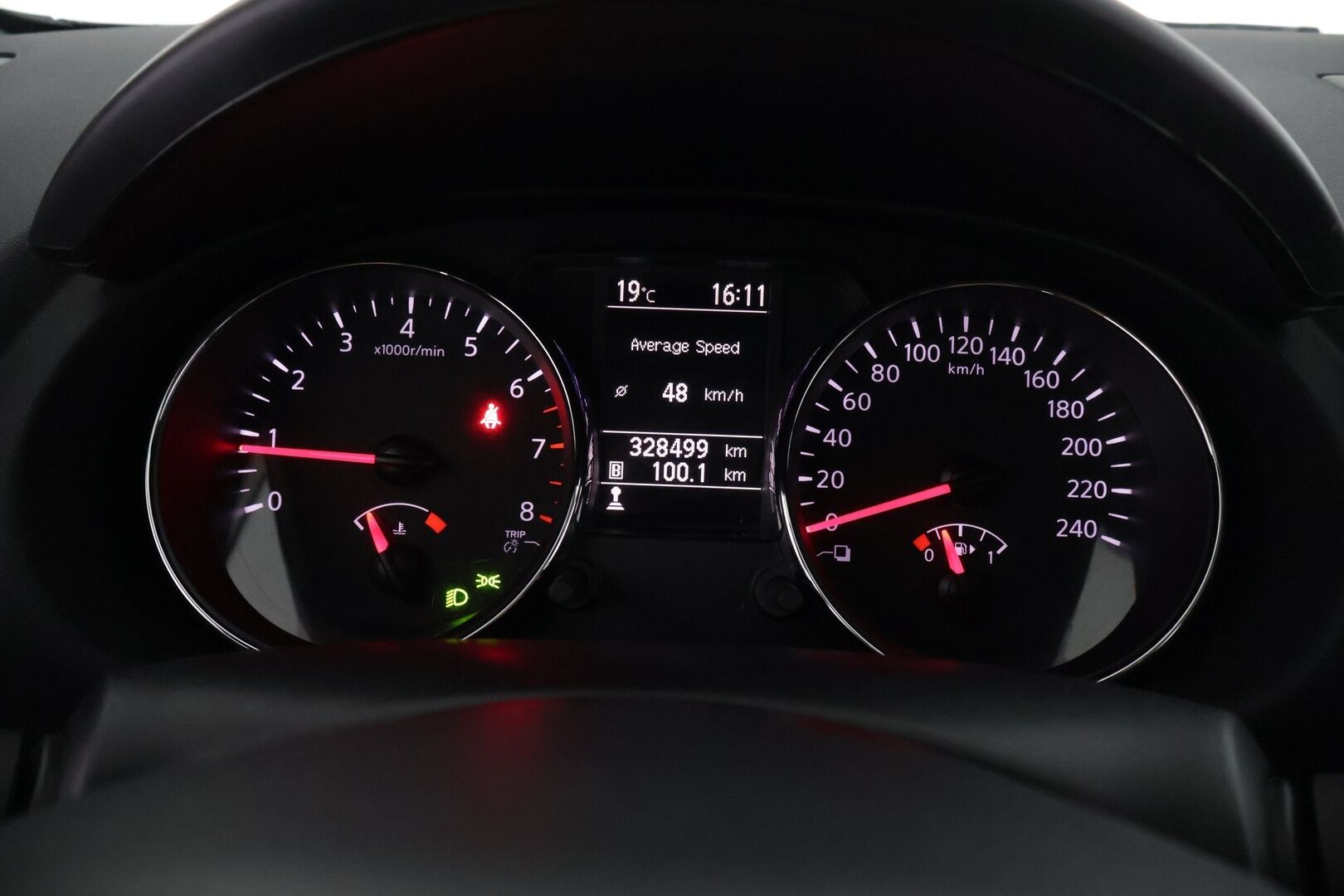Nissan Qashqai 2012 1,6L Stop / Start System Acenta 2WD 5M/T Connect MY11