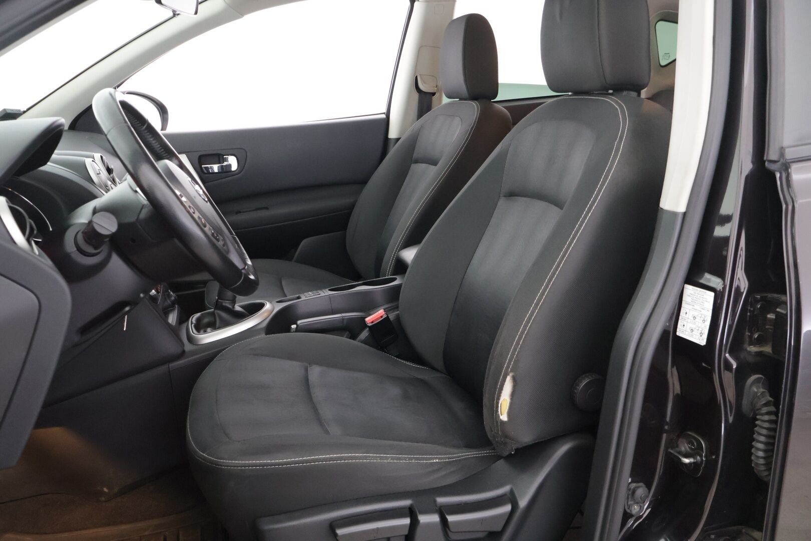 Nissan Qashqai 2012 1,6L Stop / Start System Acenta 2WD 5M/T Connect MY11