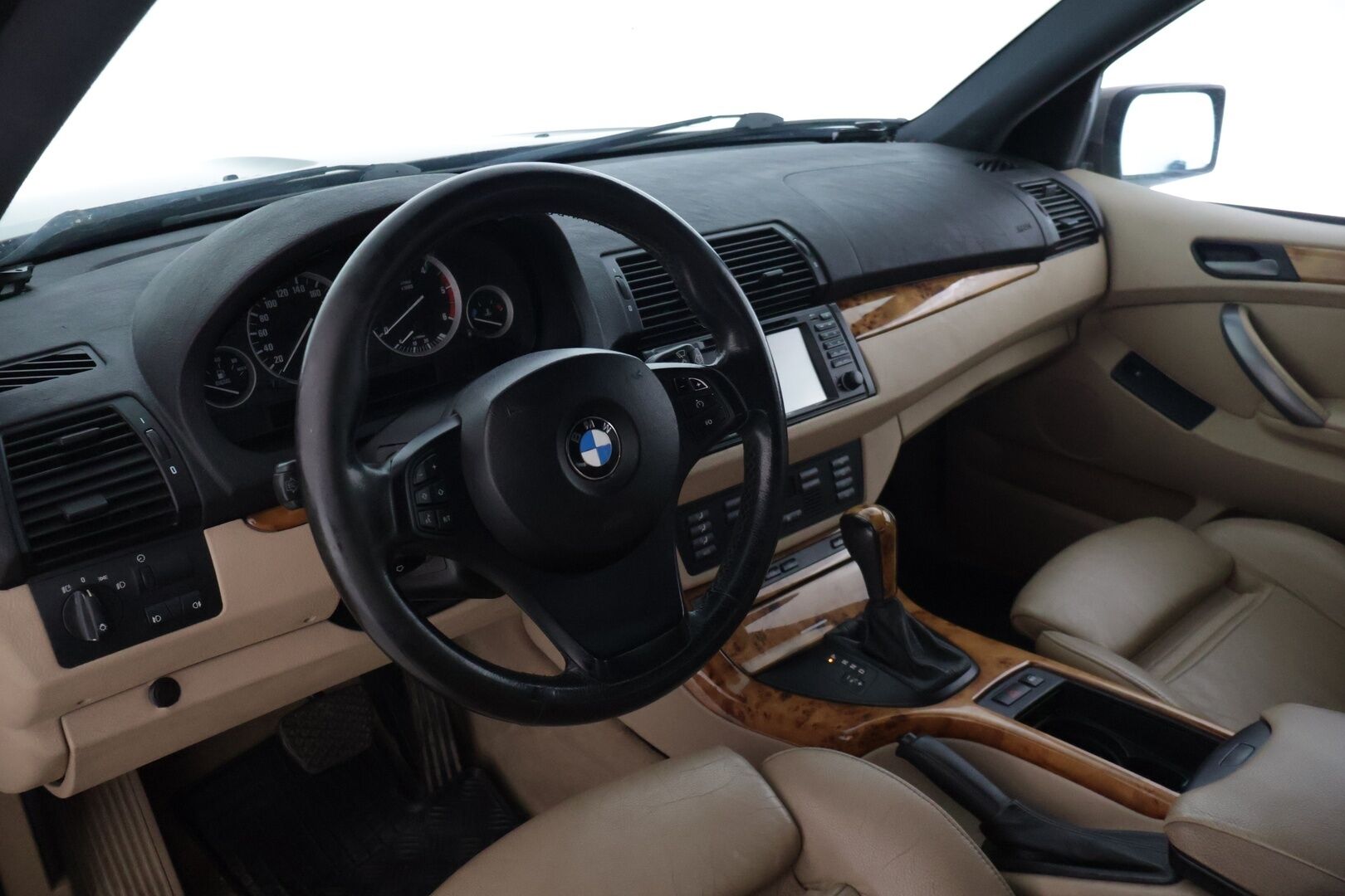 BMW X5 2004 3,0dA - | Myydään huutokaupat.com- sivustolla | Kamera | Nahat | 2x renkaat | Muistipenkki | 