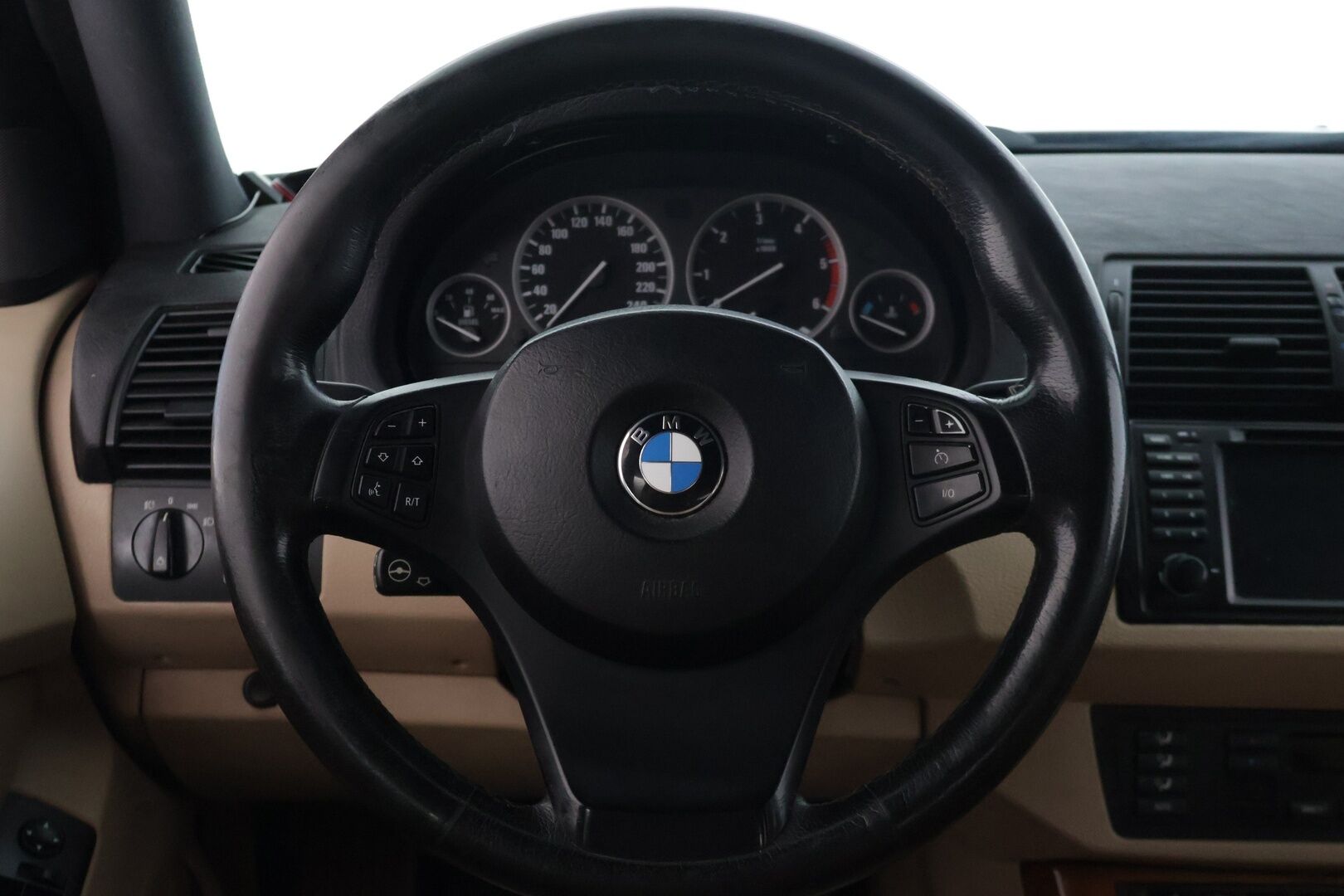 BMW X5 2004 3,0dA - | Myydään huutokaupat.com- sivustolla | Kamera | Nahat | 2x renkaat | Muistipenkki | 