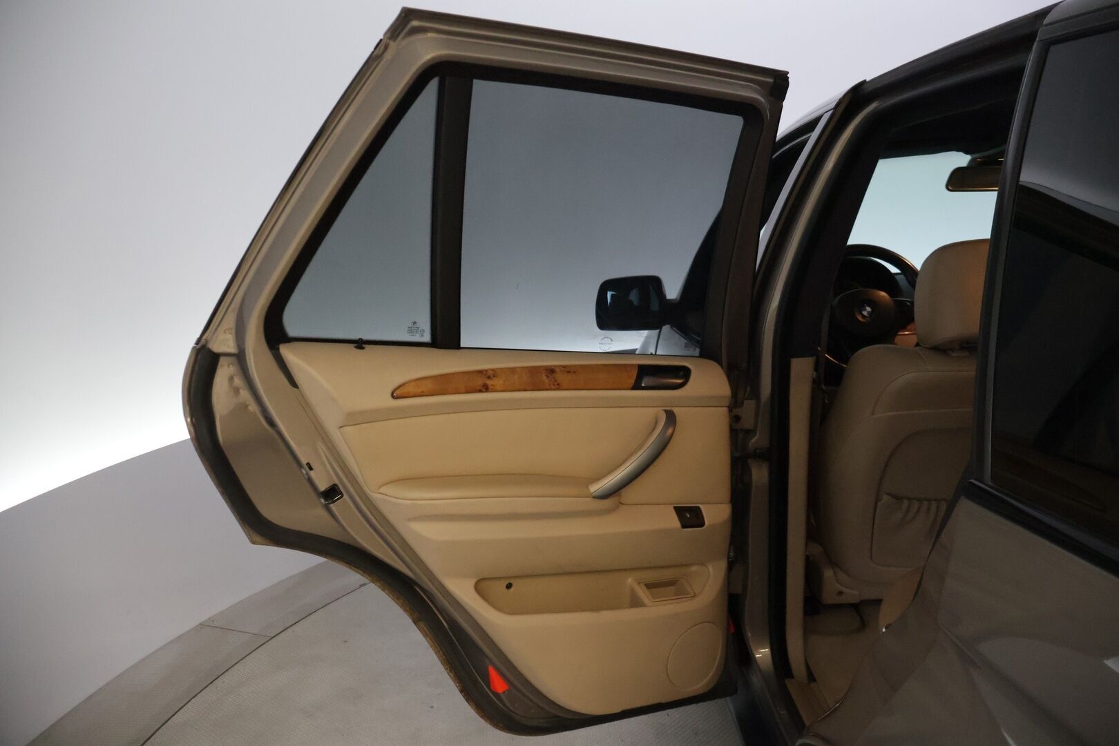 BMW X5 2004 3,0dA - | Myydään huutokaupat.com- sivustolla | Kamera | Nahat | 2x renkaat | Muistipenkki | 