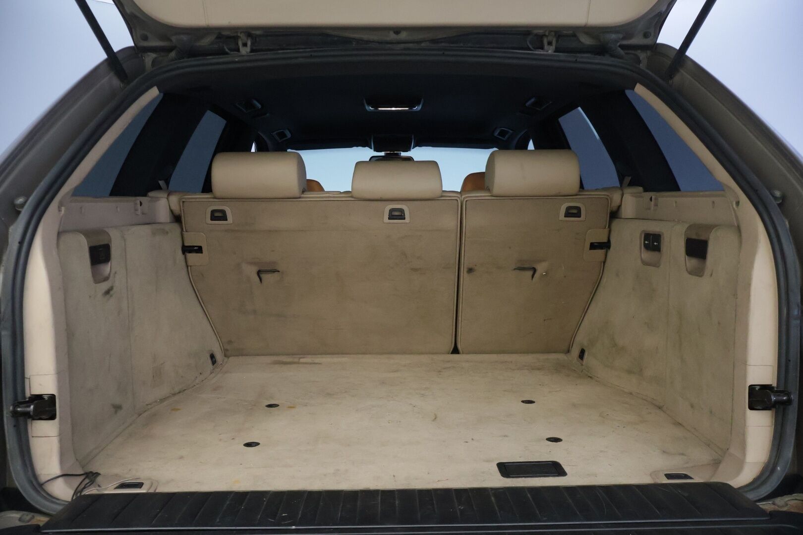 BMW X5 2004 3,0dA - | Myydään huutokaupat.com- sivustolla | Kamera | Nahat | 2x renkaat | Muistipenkki | 