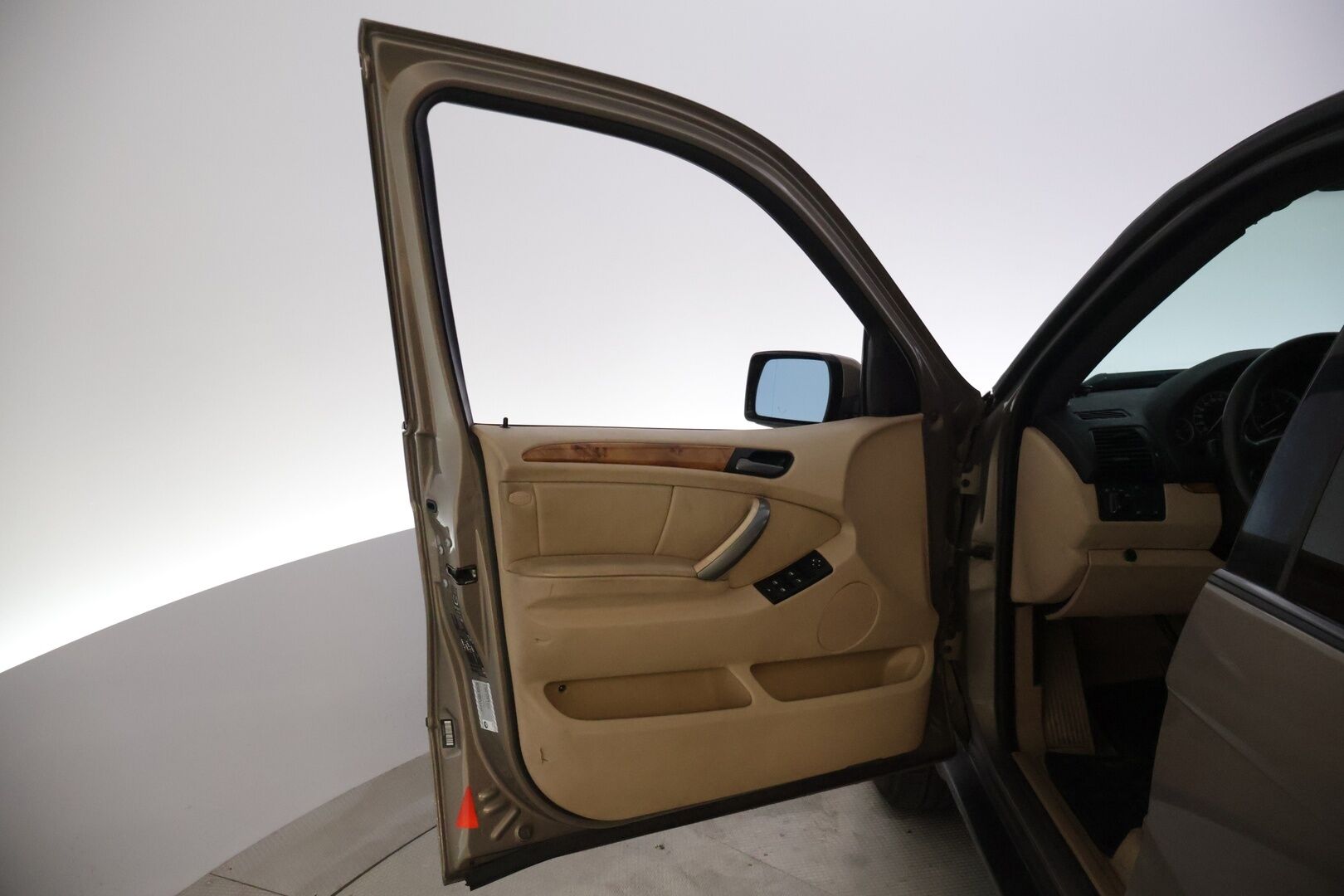 BMW X5 2004 3,0dA - | Myydään huutokaupat.com- sivustolla | Kamera | Nahat | 2x renkaat | Muistipenkki | 