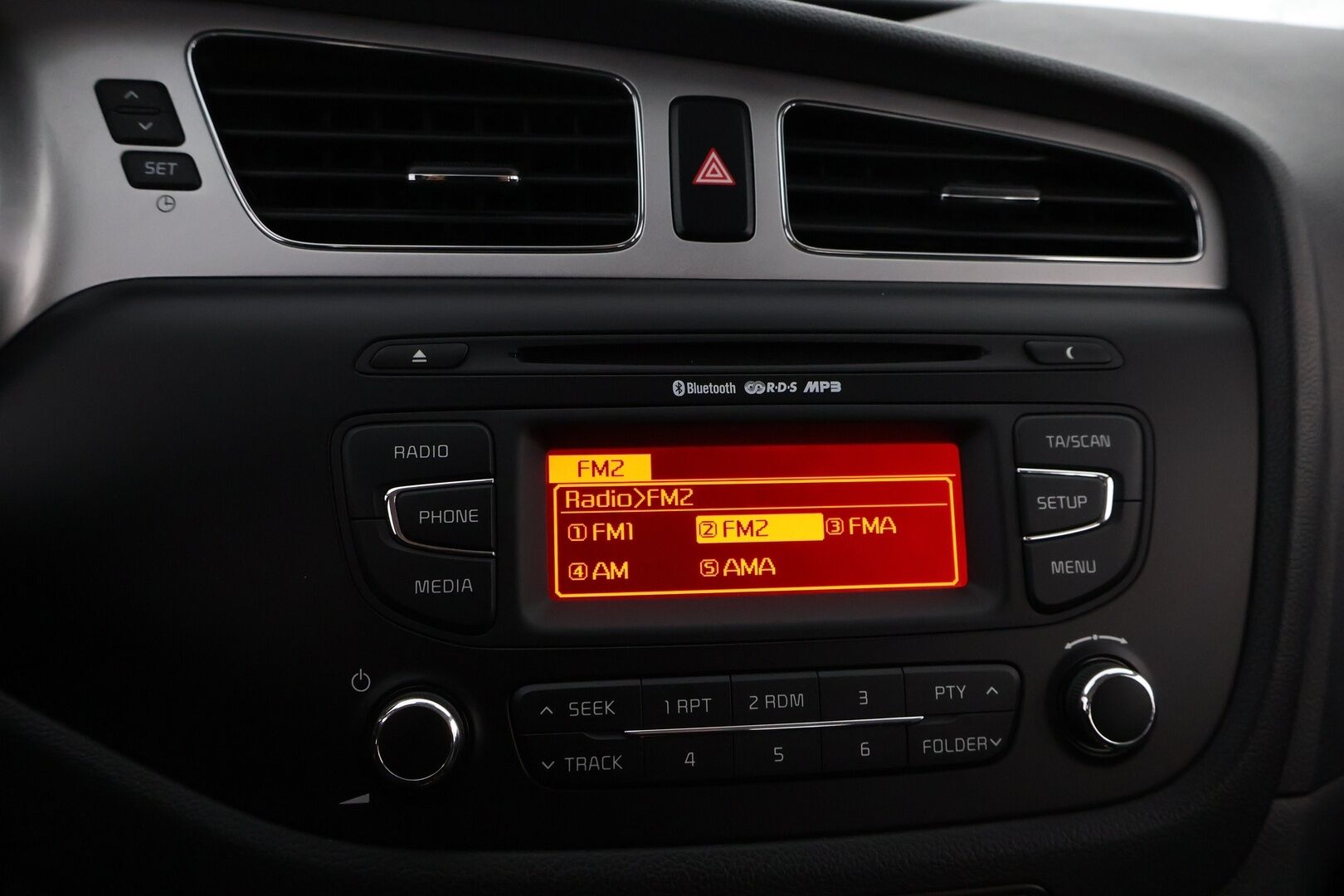 Kia cee'd 2013 1,6 EX SW DCT A/T - Suomiauto / Vakkari / Lohko / Ratinlämmitin / Tutkat / Bluetooth / Huippu siisti!