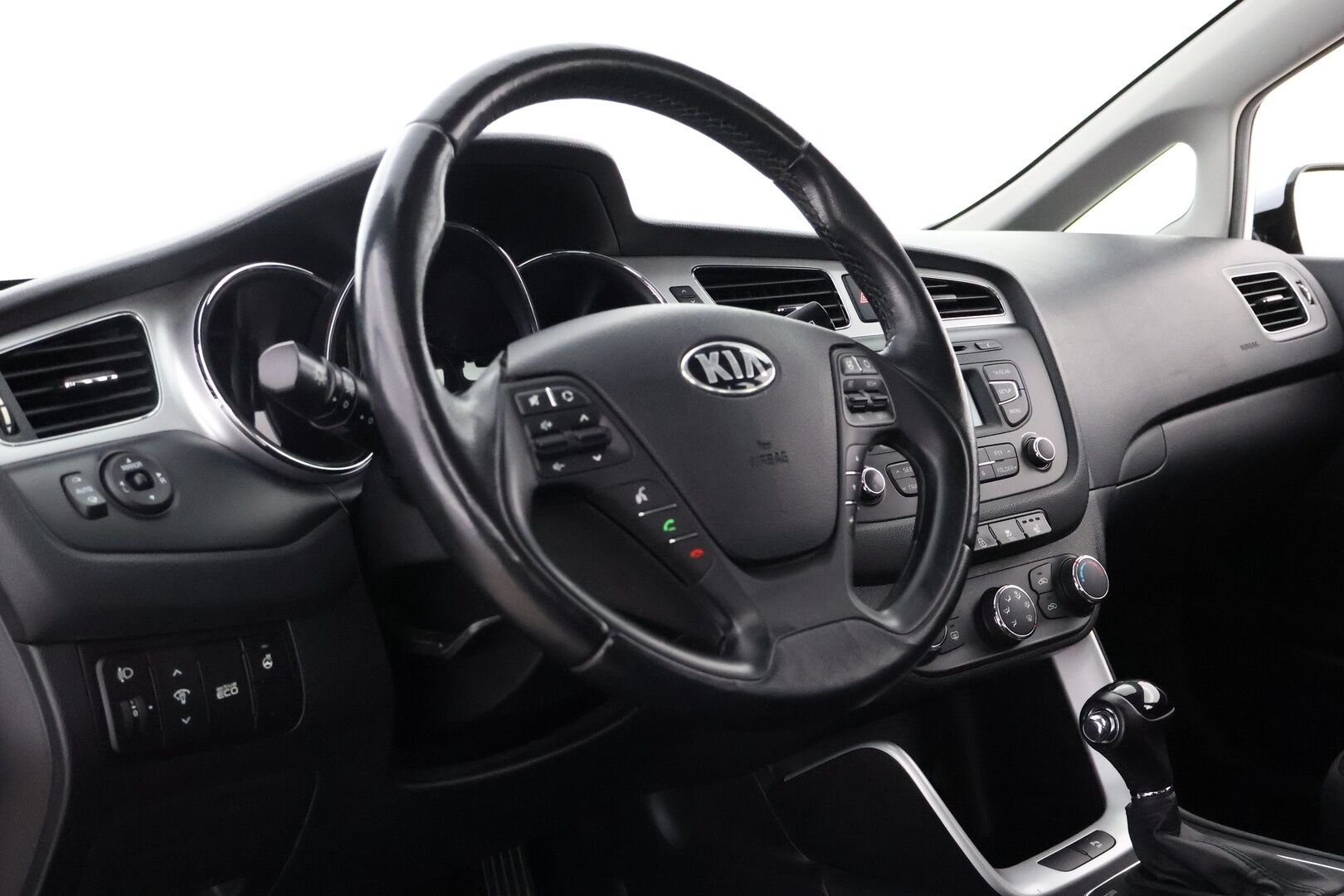 Kia cee'd 2013 1,6 EX SW DCT A/T - Suomiauto / Vakkari / Lohko / Ratinlämmitin / Tutkat / Bluetooth / Huippu siisti!