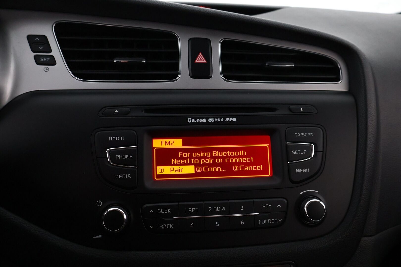 Kia cee'd 2013 1,6 EX SW DCT A/T - Suomiauto / Vakkari / Lohko / Ratinlämmitin / Tutkat / Bluetooth / Huippu siisti!