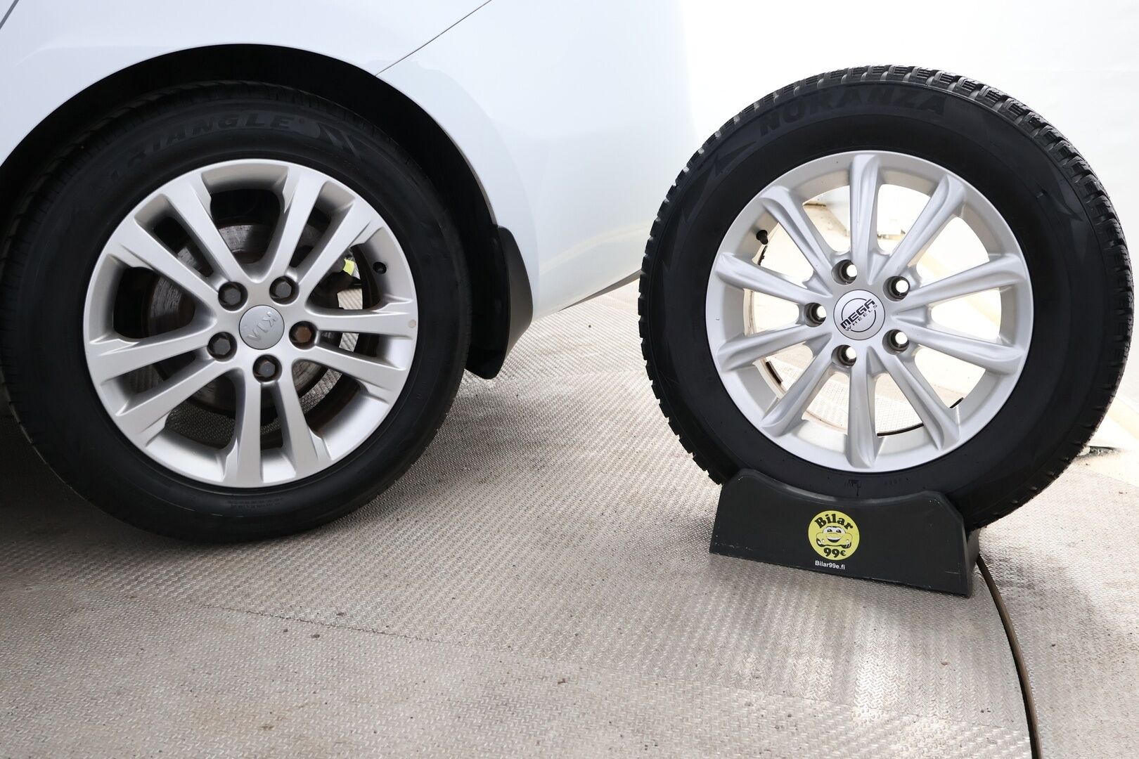 Kia cee'd 2013 1,6 EX SW DCT A/T - Suomiauto / Vakkari / Lohko / Ratinlämmitin / Tutkat / Bluetooth / Huippu siisti!