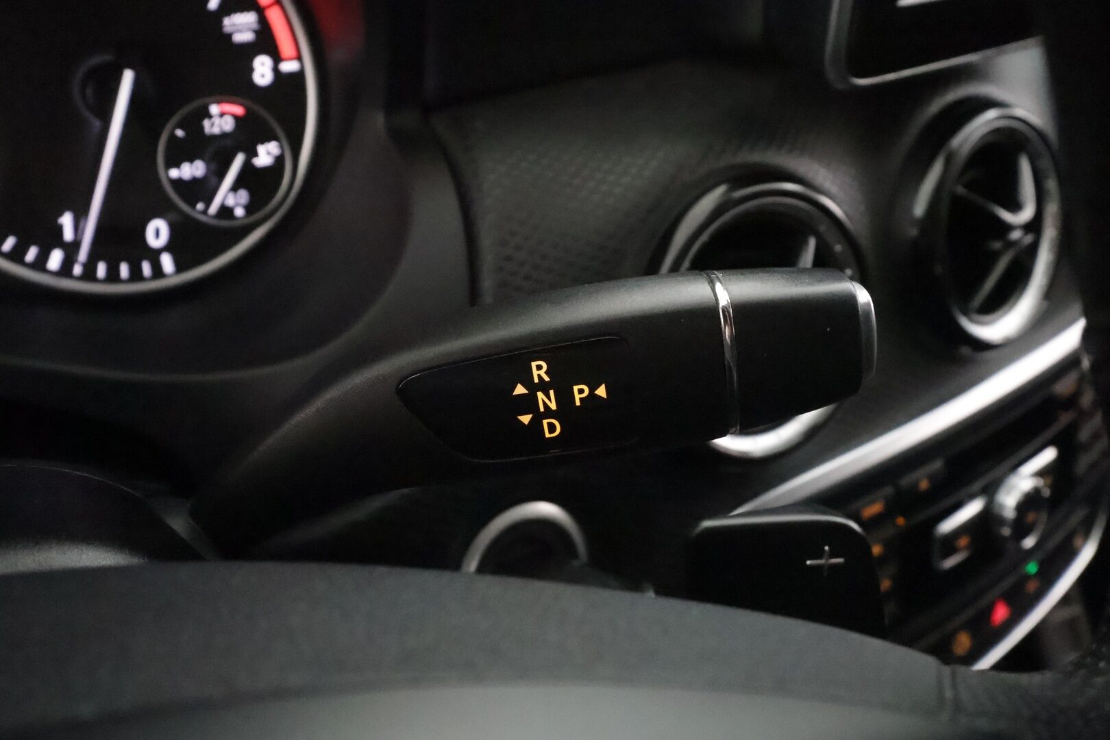 Mercedes-Benz A 2013 180 BE A * Suomi-auto / Vakkari / Lohko+Sisä / Koukku / Bluetooth / 2xRenkaat * - Merkkihuollettu