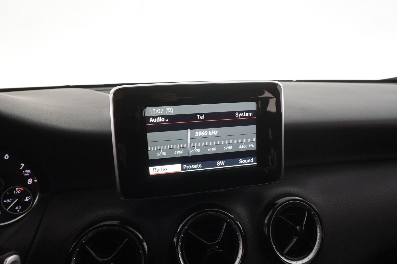 Mercedes-Benz A 2013 180 BE A * Suomi-auto / Vakkari / Lohko+Sisä / Koukku / Bluetooth / 2xRenkaat * - Merkkihuollettu