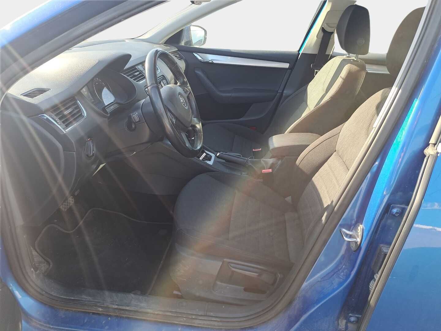 Skoda Octavia 2013 1,8 TSI Elegance DSG Autom* Vakkari / Start stop / Bluetooth * - * Suomi-auto / kahdet renkaat alumiinivanteilla * - HULLUT AVAJAISHULINAT KORKOTARJOUS 3,29 %