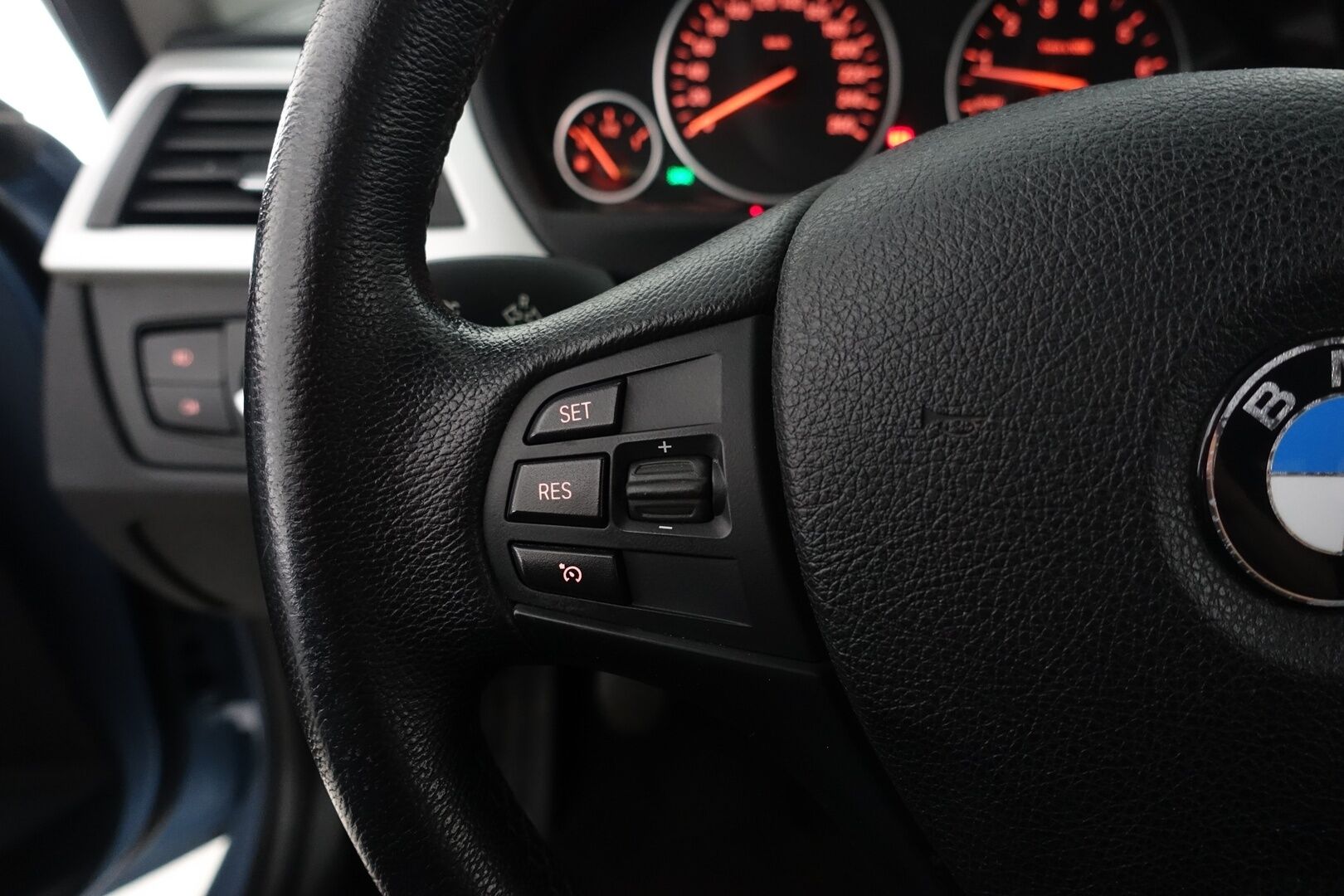 BMW 320 2013 TwinPower Turbo F30 Sedan M-Sport Look  - Yritysoutlet - Myydään vain yrityksille - | - Yritysoutlet - Myydään vain yrityksille | Tämä auto myydään YritysOutlet -valikoimasta vain yritykselle