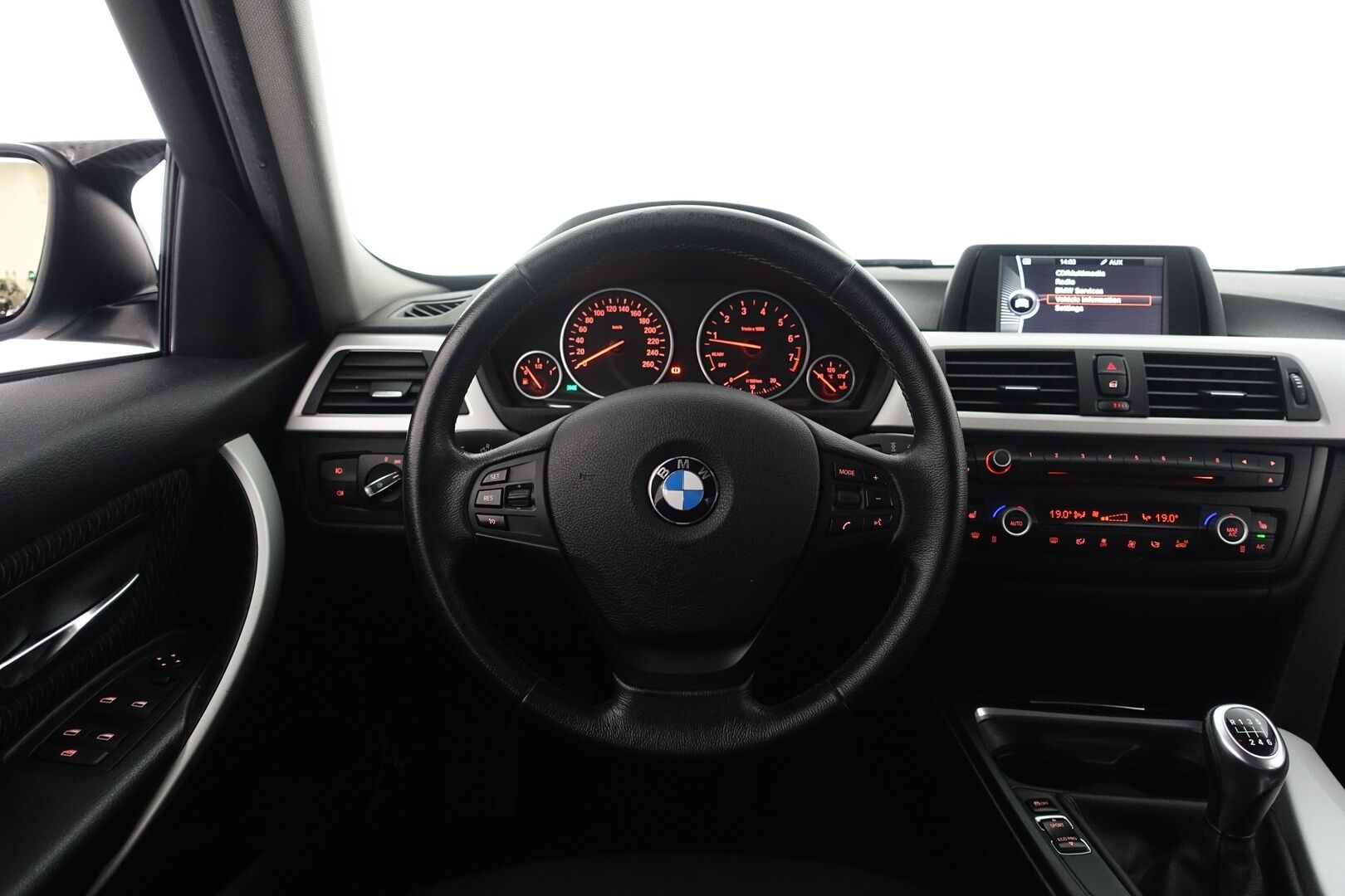 BMW 320 2013 TwinPower Turbo F30 Sedan M-Sport Look  - Yritysoutlet - Myydään vain yrityksille - | - Yritysoutlet - Myydään vain yrityksille | Tämä auto myydään YritysOutlet -valikoimasta vain yritykselle
