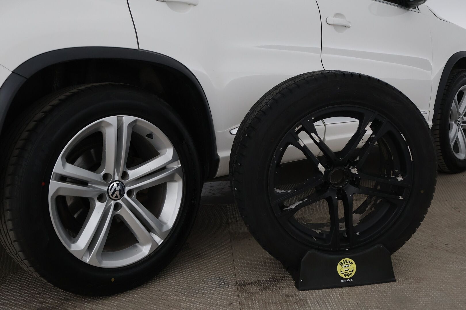 Volkswagen Tiguan 2014 R-Line Sport & Style 2,0 TDI 103 kW (140 hv) 4MOTION DSG-aut - | Suomi-auto | Webasto | Koukku | Vakkari | Bi-Xenon | Kytkinpaketti tehty tuoreesti! | Musta sisäkatto | Navi | Bluetooth | Todella hyvin huollettu! |