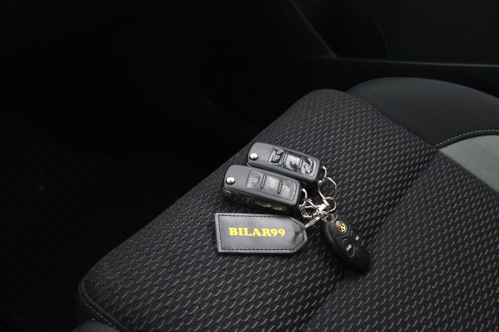 Volkswagen Tiguan 2014 R-Line Sport & Style 2,0 TDI 103 kW (140 hv) 4MOTION DSG-aut - | Suomi-auto | Webasto | Koukku | Vakkari | Bi-Xenon | Kytkinpaketti tehty tuoreesti! | Musta sisäkatto | Navi | Bluetooth | Todella hyvin huollettu! |