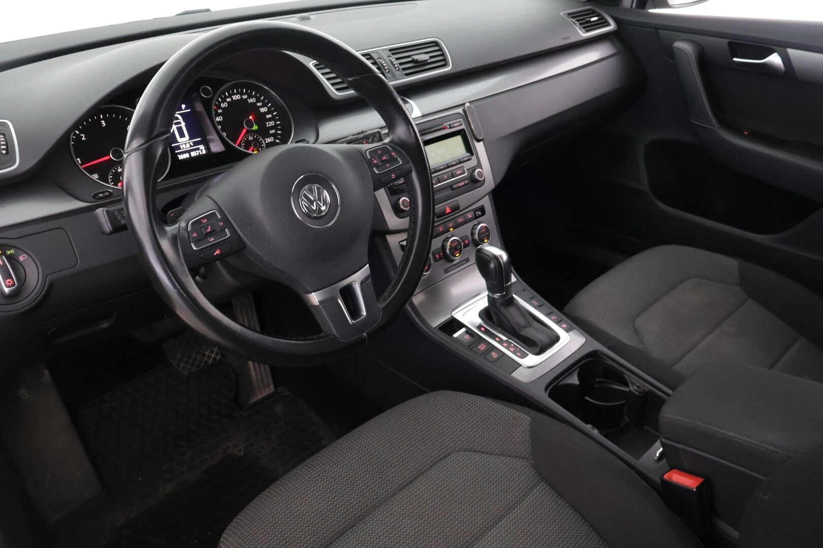 Volkswagen Passat 2013 Variant Comfortline 1,6 TDI 77 kW *Myydään Huutokaupat.com* - Tuore leima / tilava / farmari