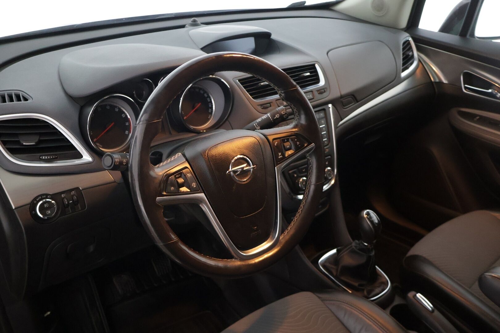 Opel Mokka 2013 5-ov Cosmo 1,6 ecoFLEX Start/Stop 85kW MT5* Pulinahkasisusta / P.tutkat / Ratinlämmitin / Vakkari * - * Myydään huutokaupat.comissa *