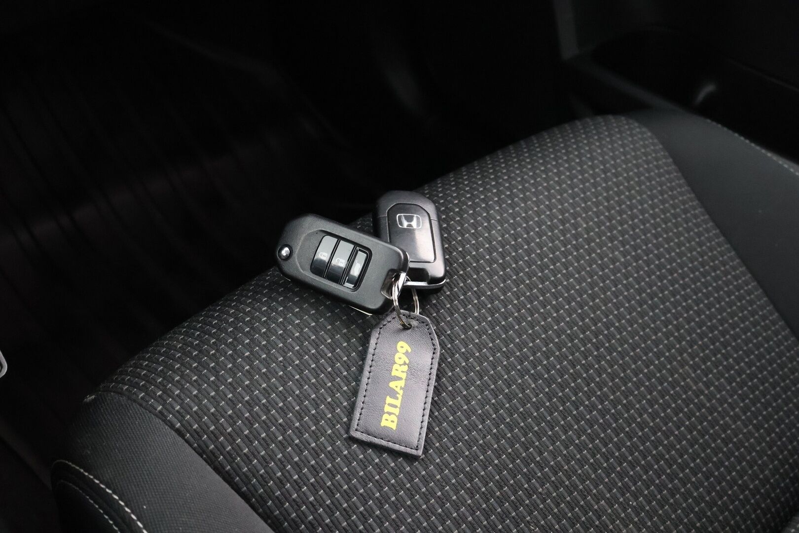 Honda Civic 2017 5D 1,4i Comfort - Suomi-Auto | Vakkari | Lohko+Sisäpistoke | Bluetooth