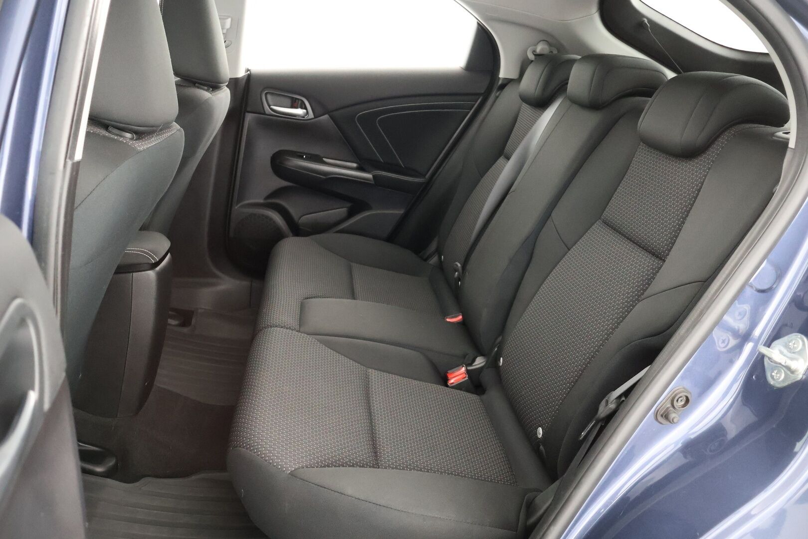 Honda Civic 2017 5D 1,4i Comfort - Suomi-Auto | Vakkari | Lohko+Sisäpistoke | Bluetooth